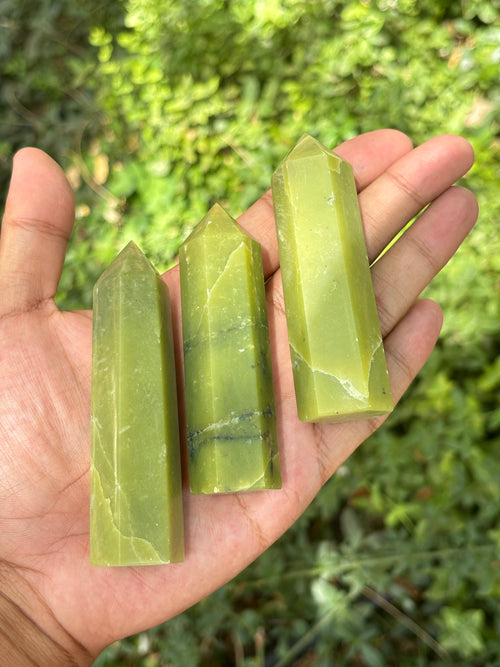 Serpentine Point / Serpentin Torony (8-9cm)