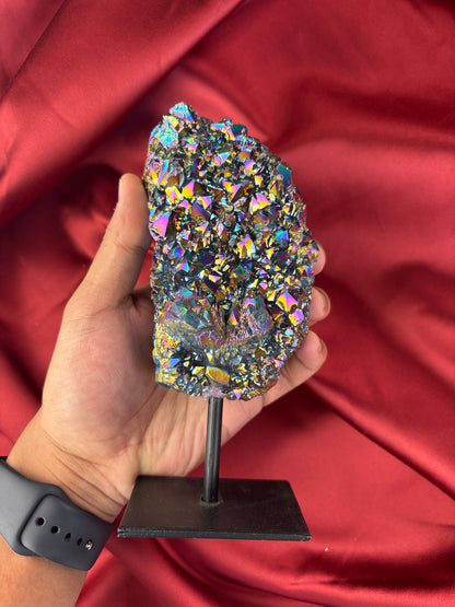 Titanium Aura Quartz on a metal stand / Titanium Aura kvarc fém állványon(700g)