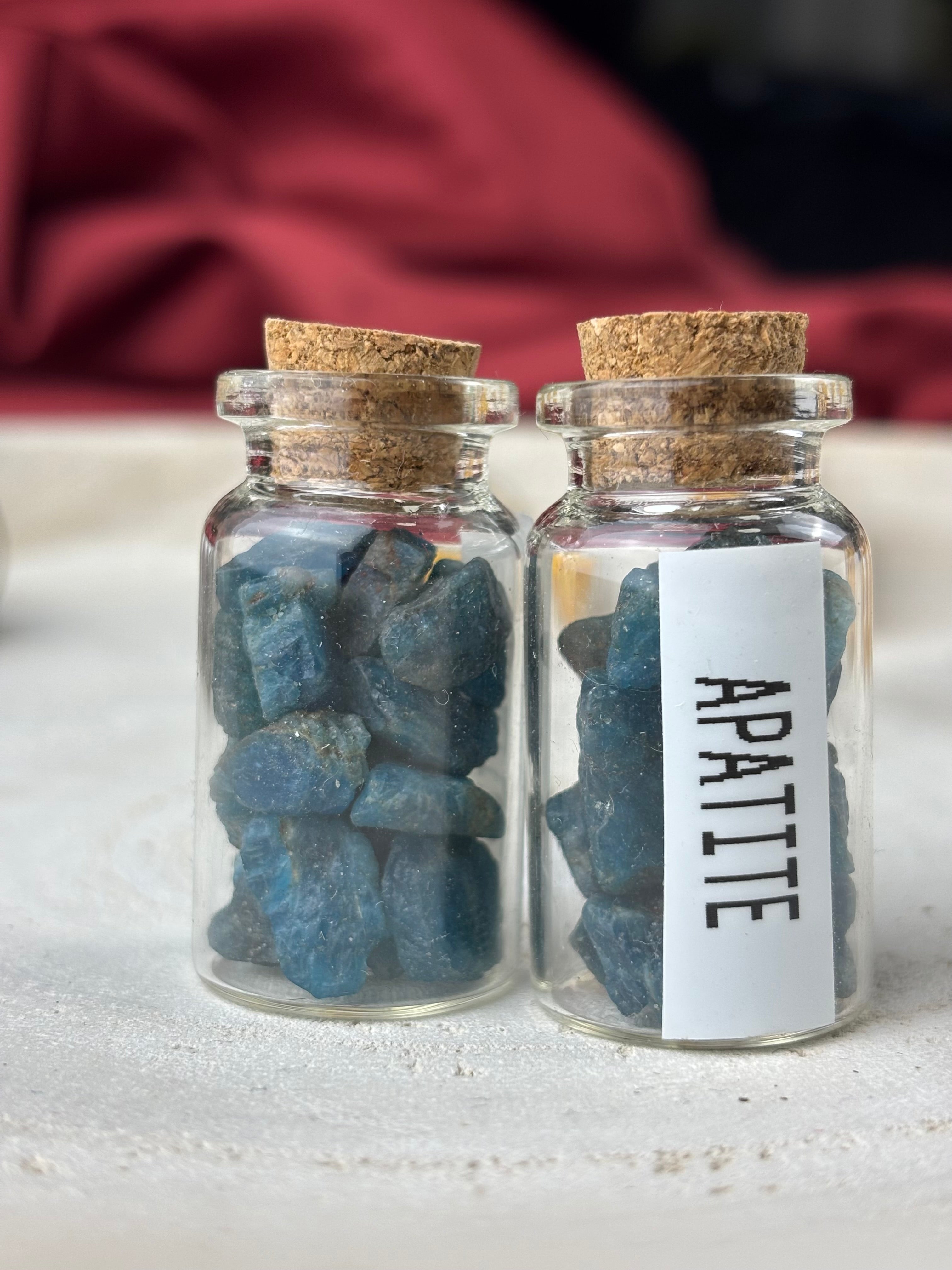 Small crystal +Jar/ kristály + tégely 🫙 Apatite