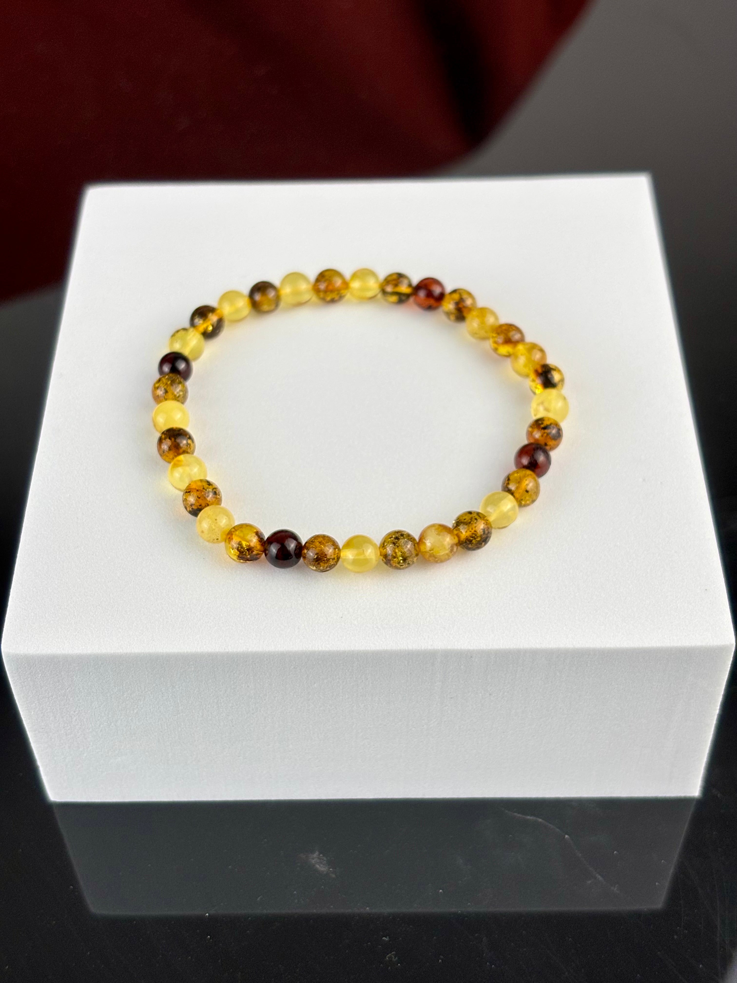 Borostyán (Amber) Karkötő 4mm