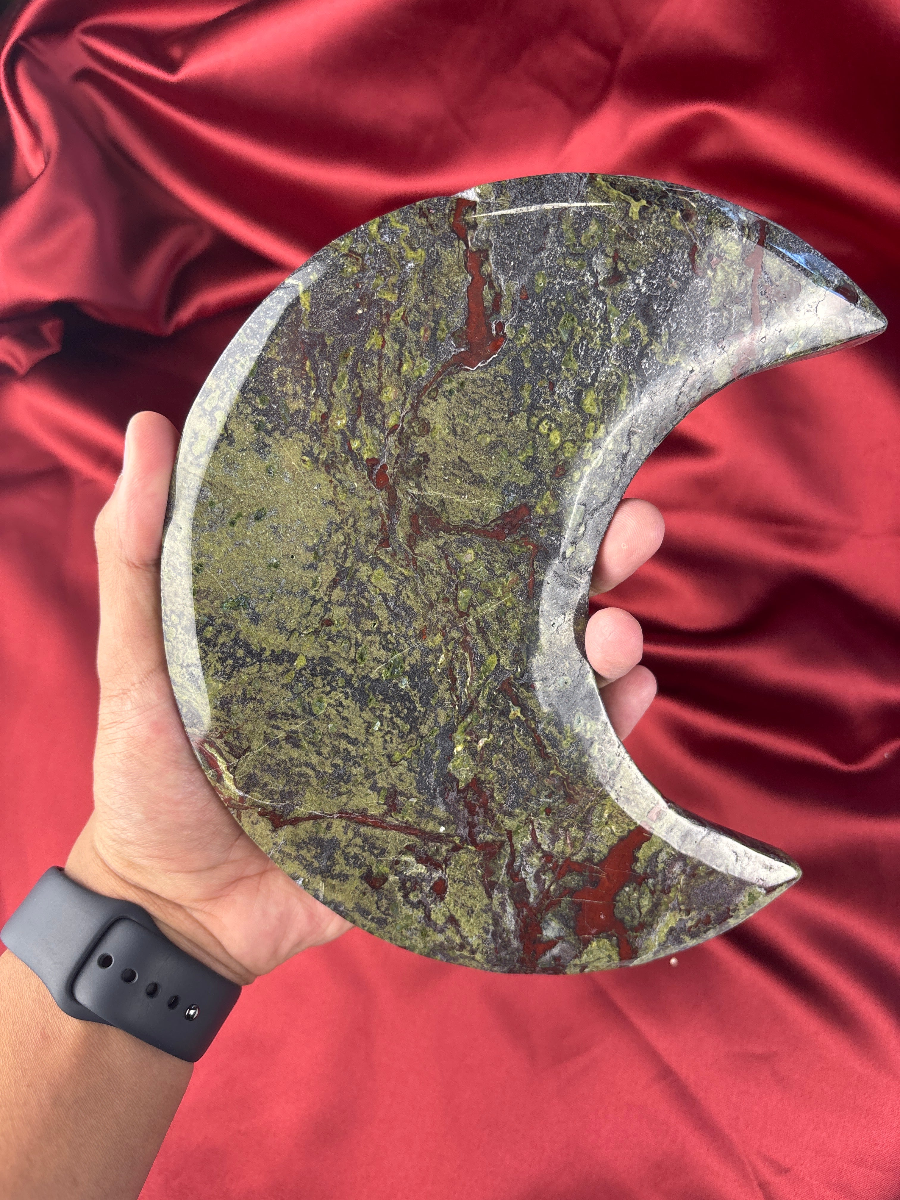Dragon stone half moon 🌙 (1kg)