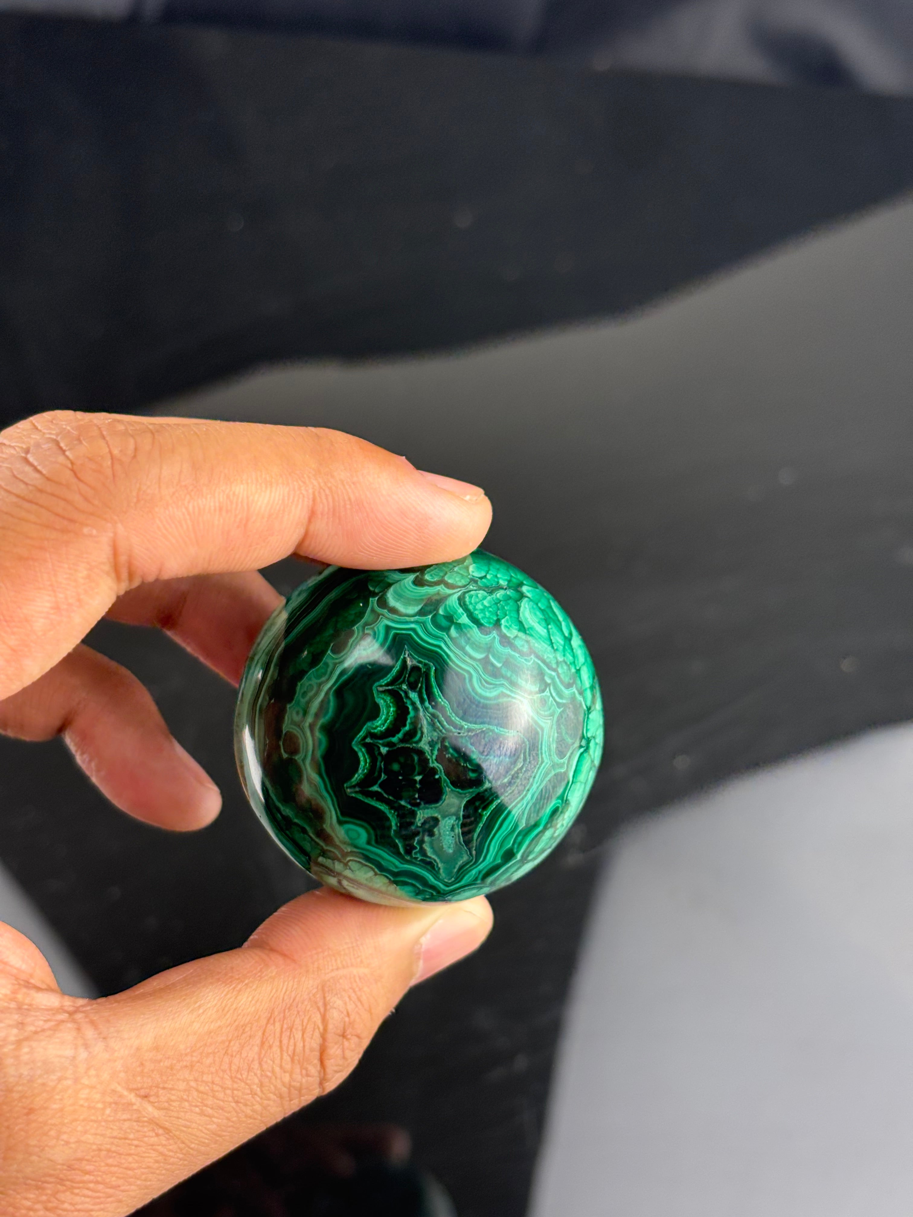 Malachit gömb 195g