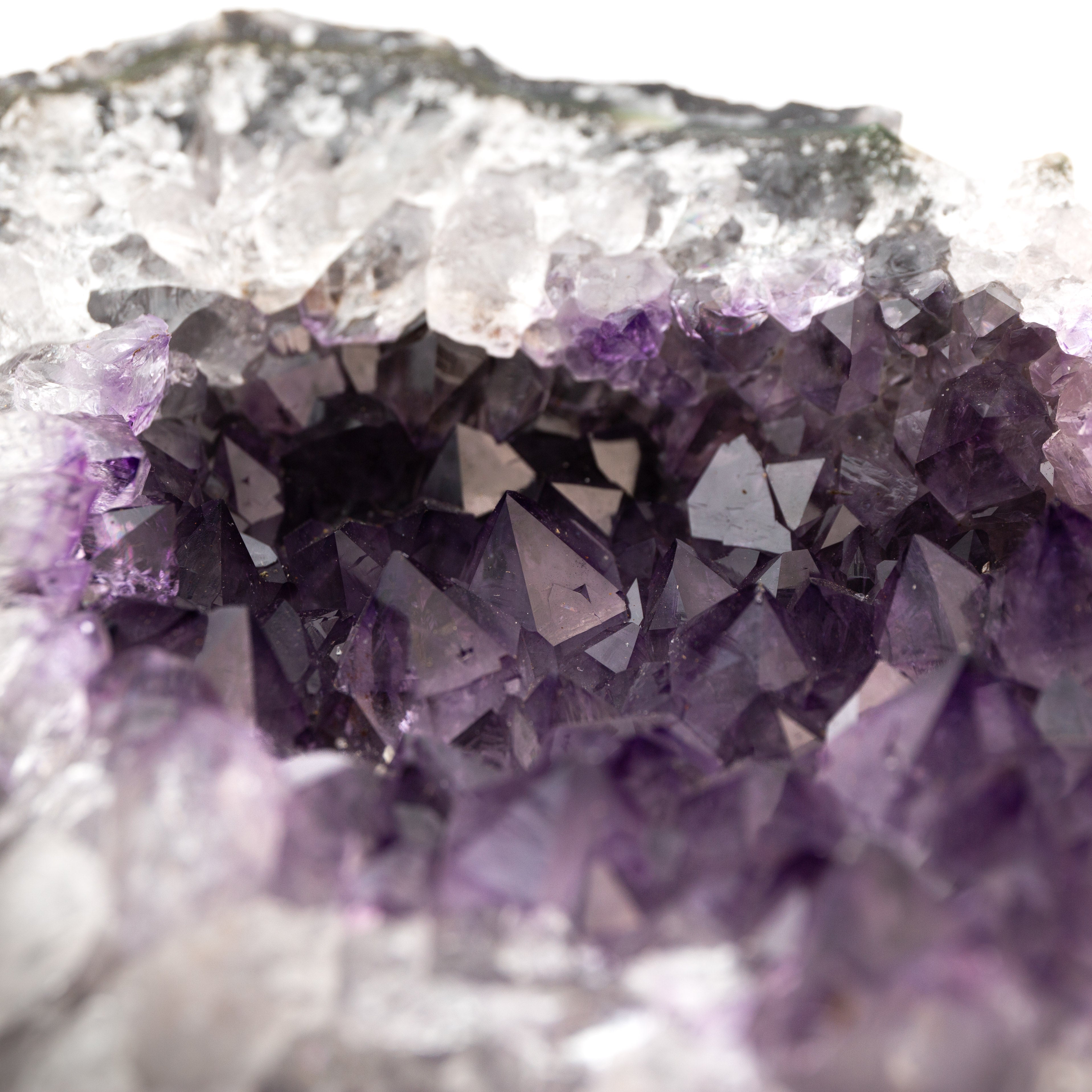 Ametiszt - Brazília A2 / 672 g