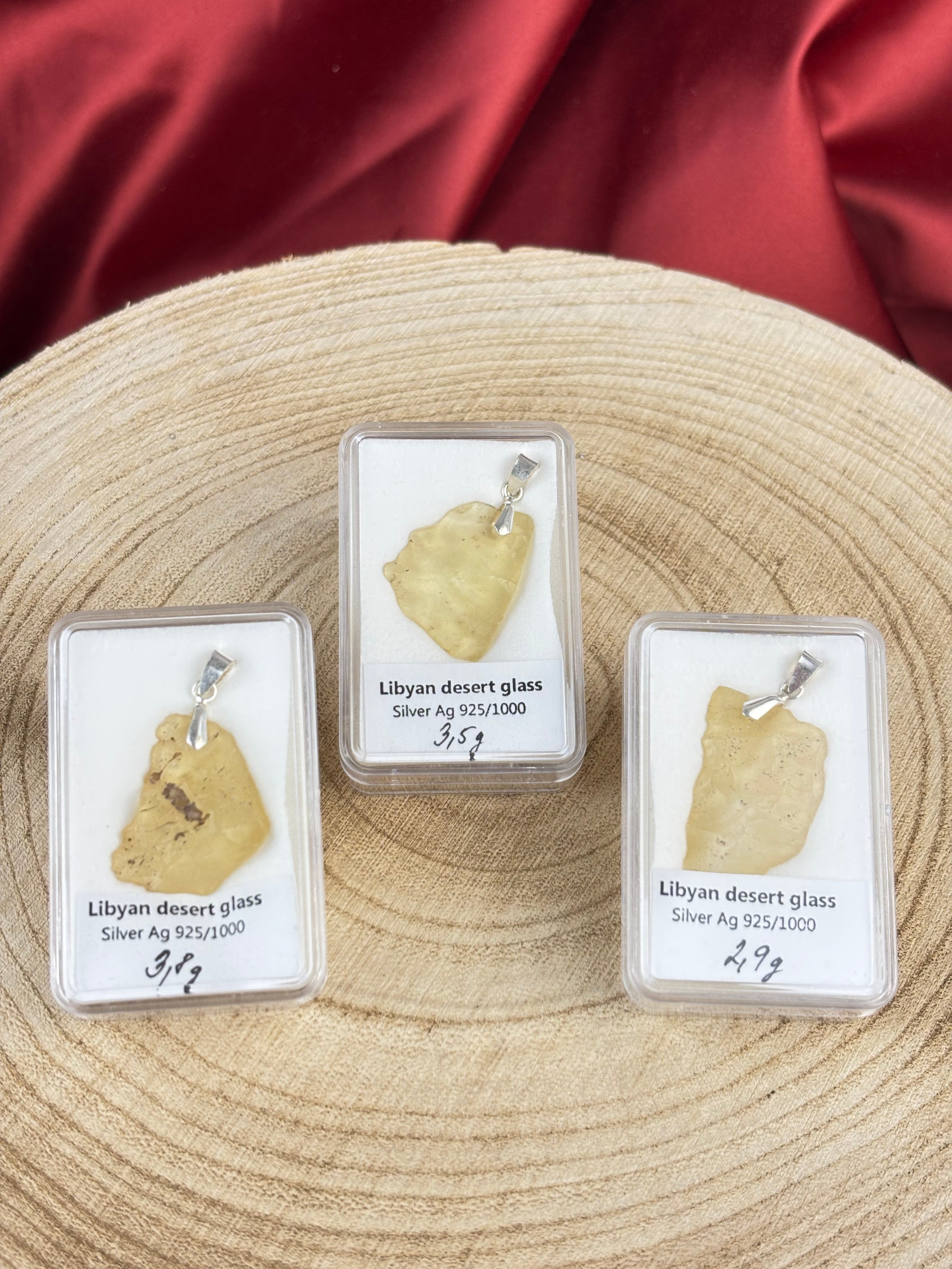 Líbiai sivatagi üveg / Libyan desert glass
