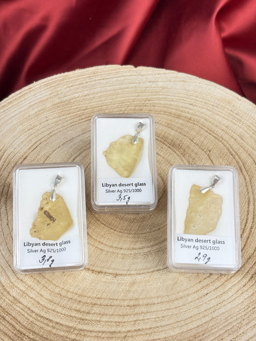 Líbiai sivatagi üveg / Libyan desert glass