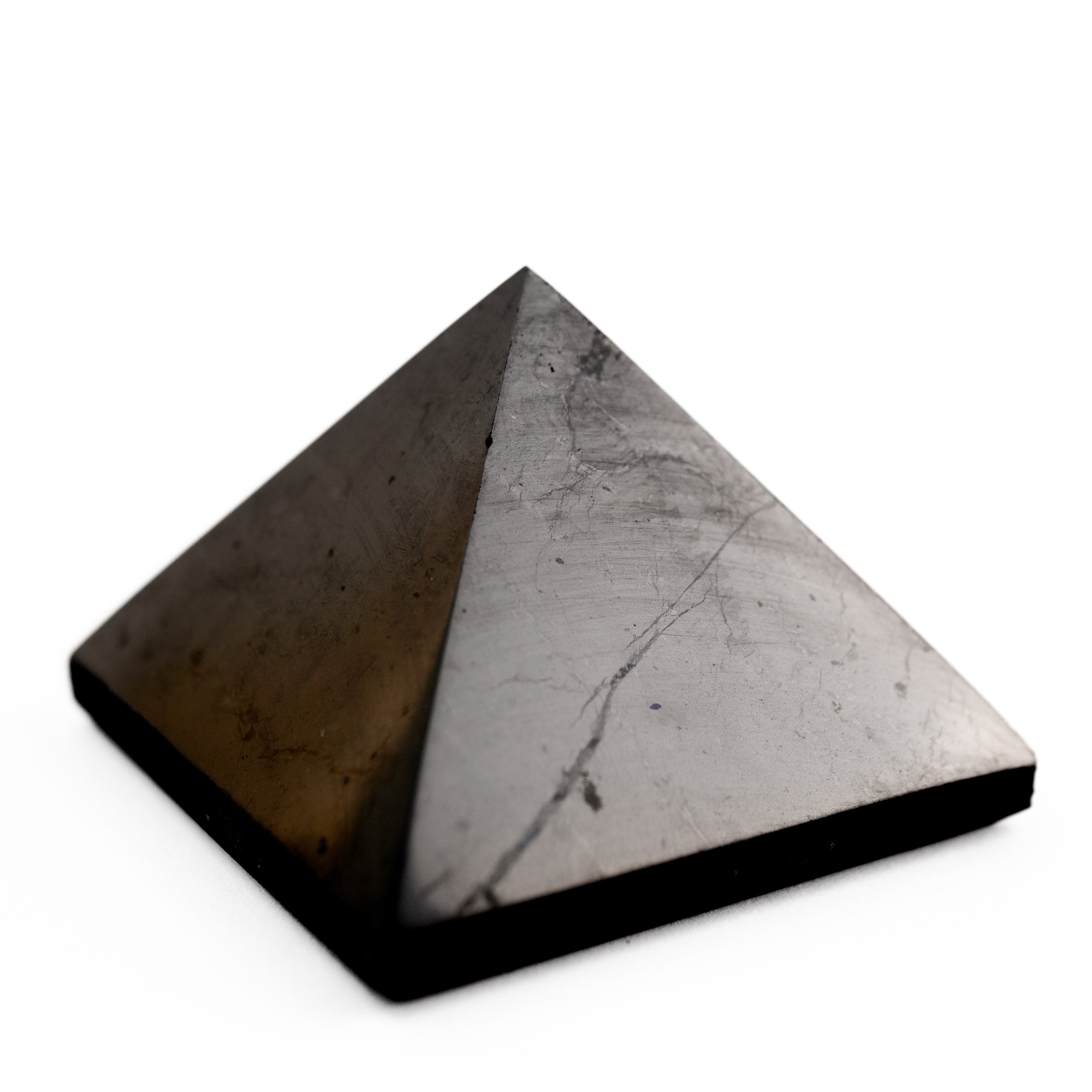Shungit - Piramis 4 cm