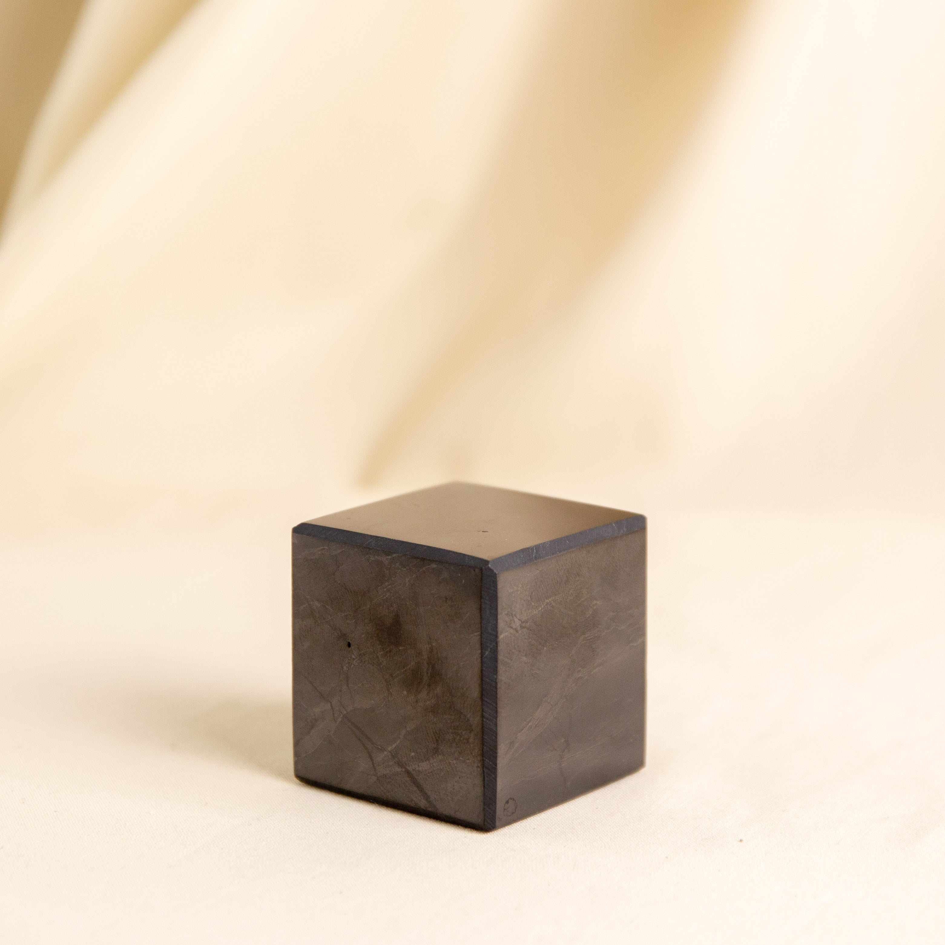 Sungit - Kockás 4 cm