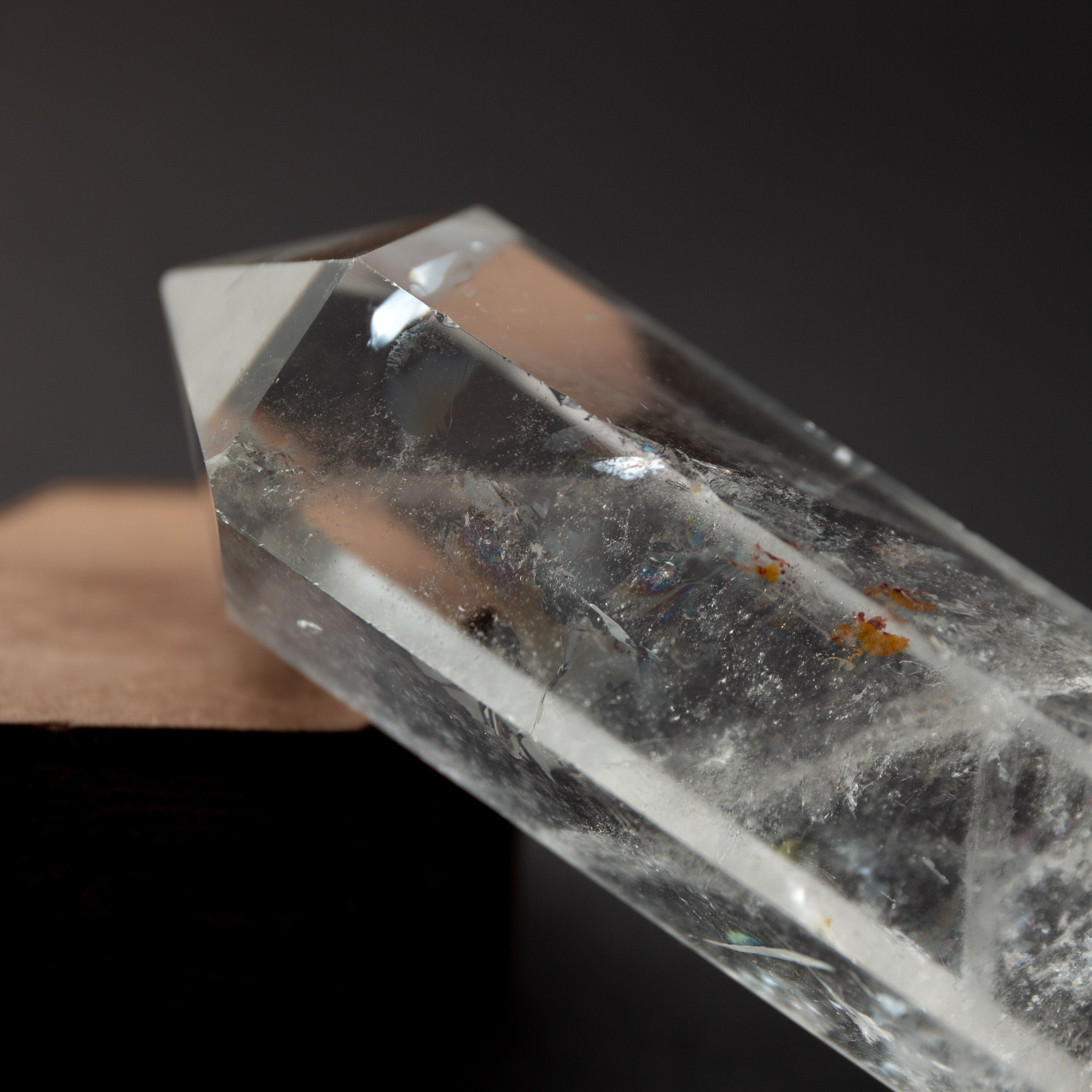 Hegyikristály Dupla Csúccsal (Hatszög) 10cm - A csúcson kisebb repedés található