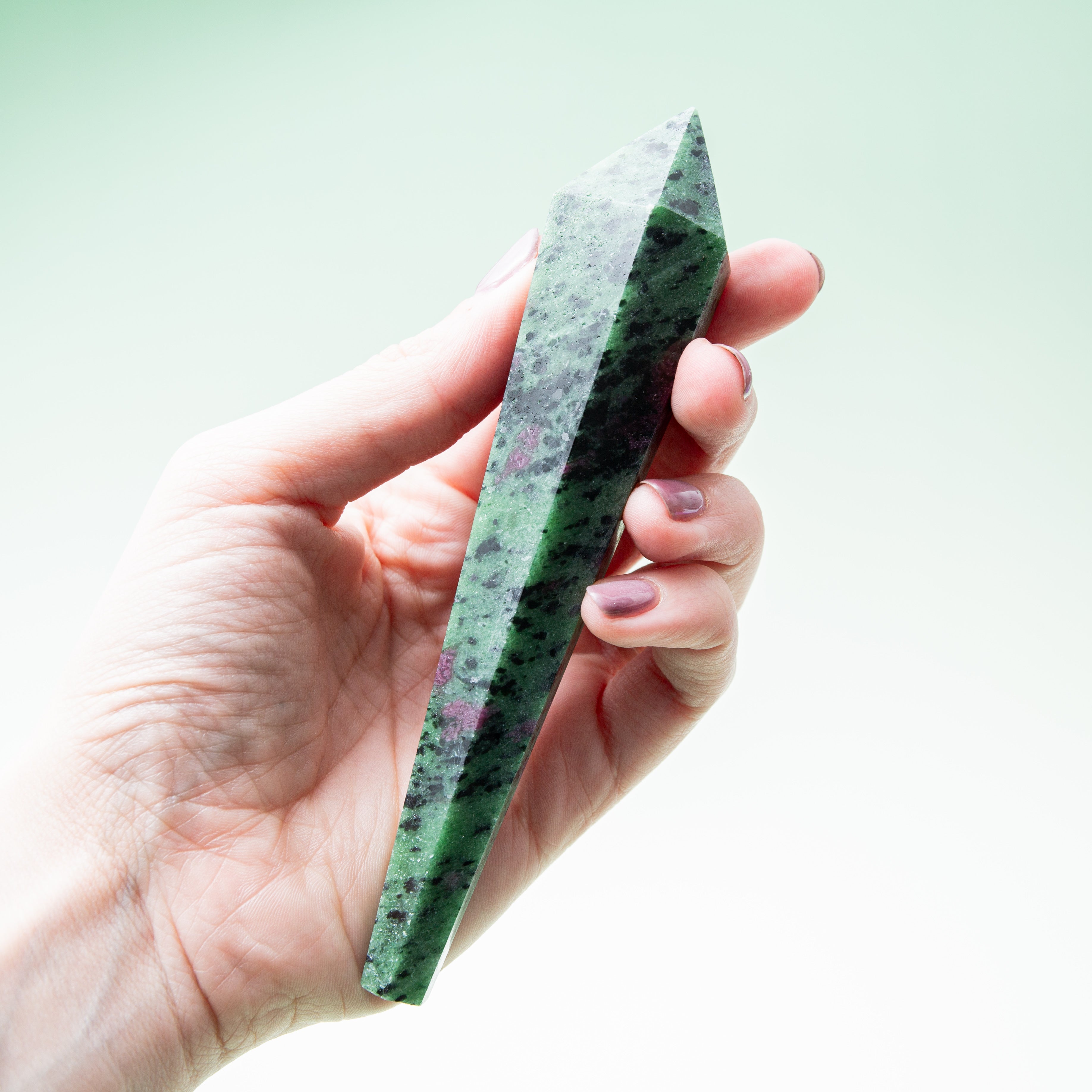 Rubin-zoizit pálca – 14 cm