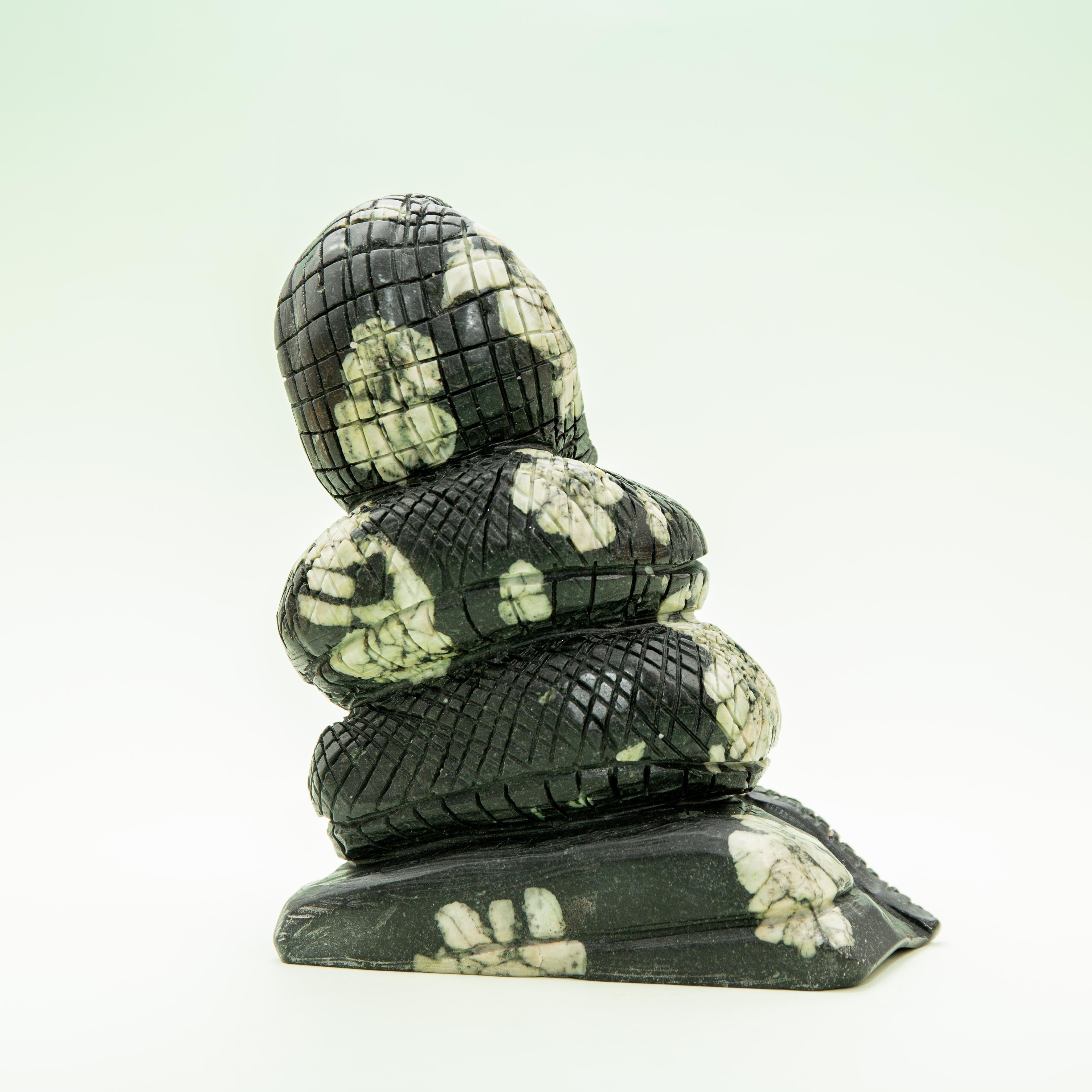 Chrysanthemum stone Snake - 1655g/15.5cm