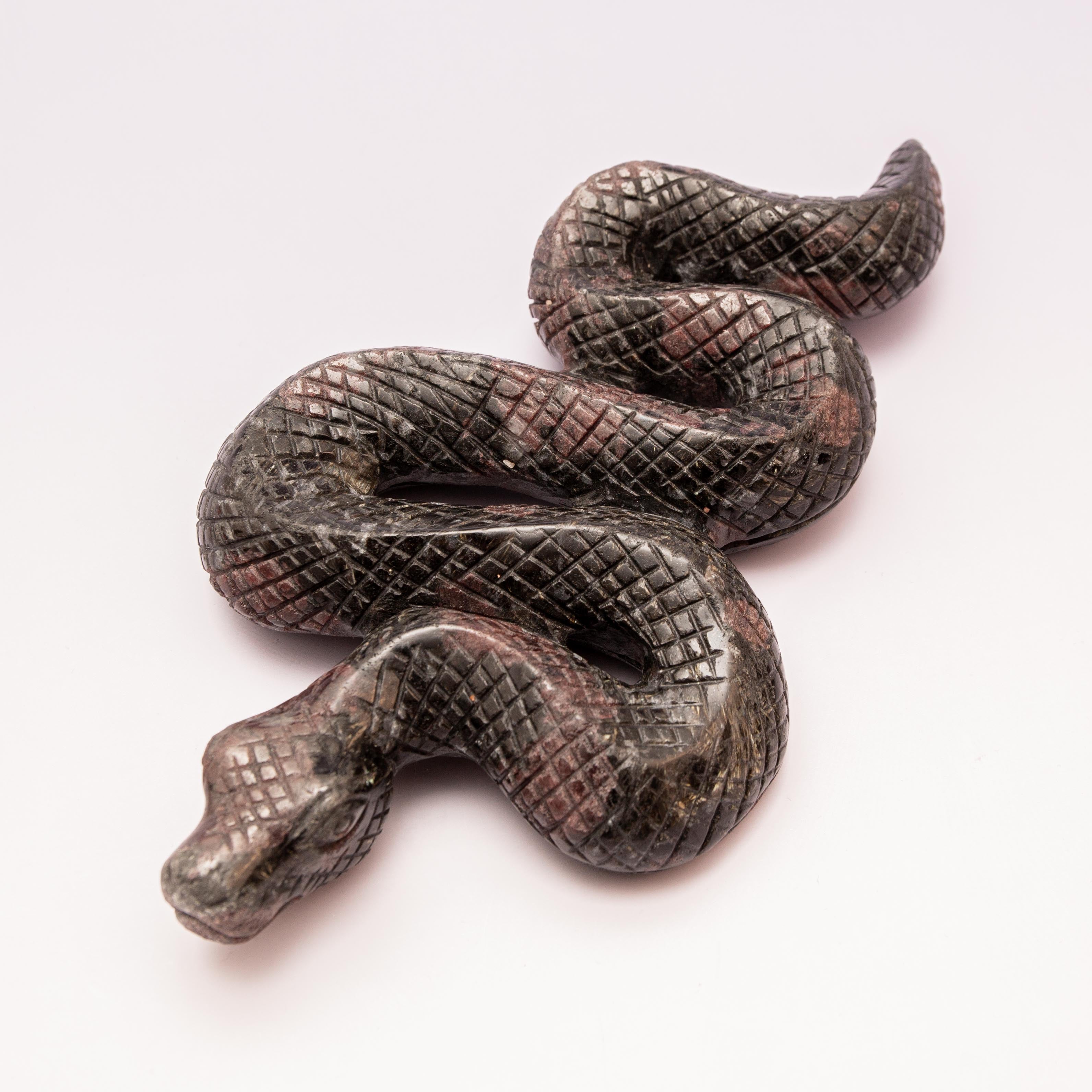 Garnet Snake - 1402g/28cm