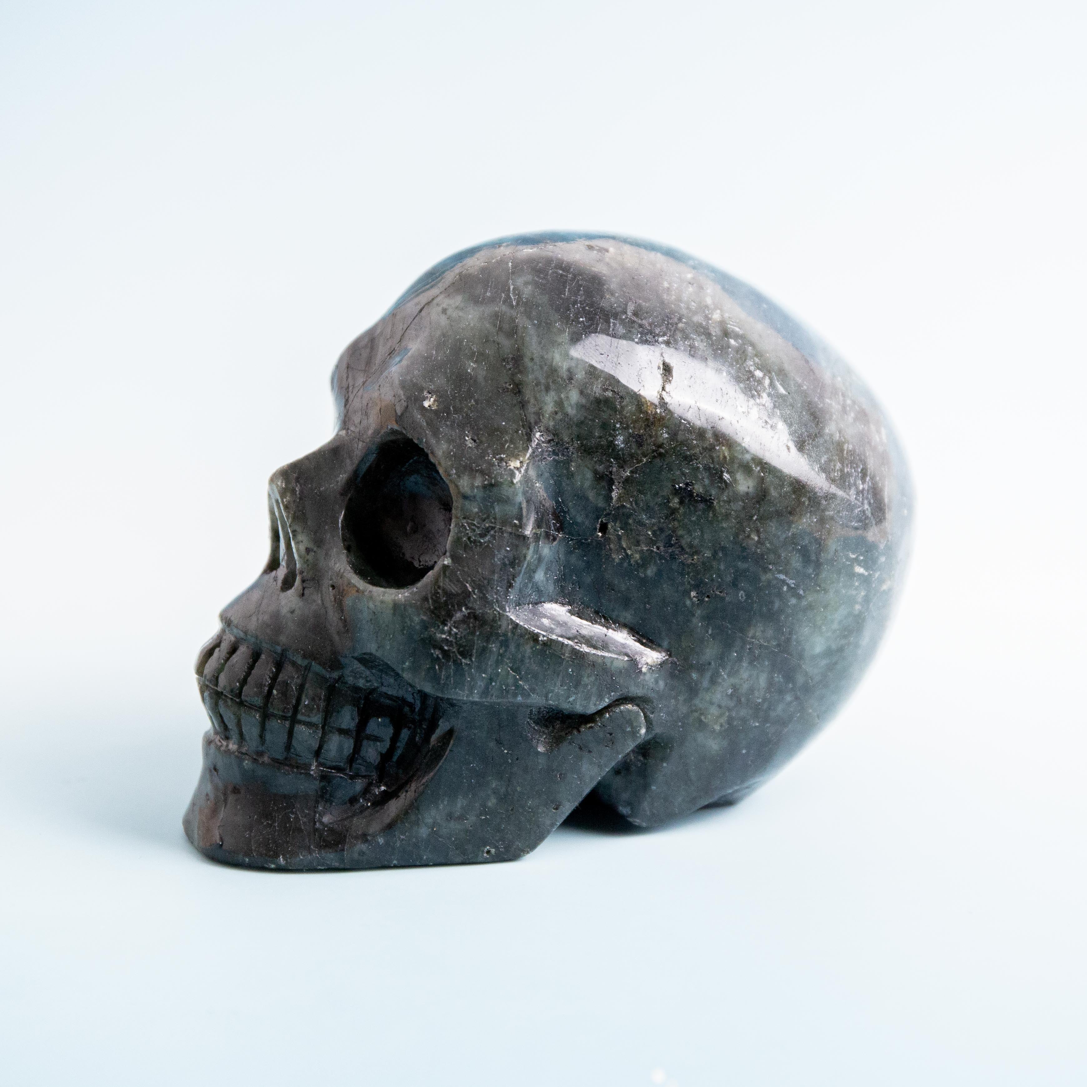 Labradorit Koponya - 1030g/12cm