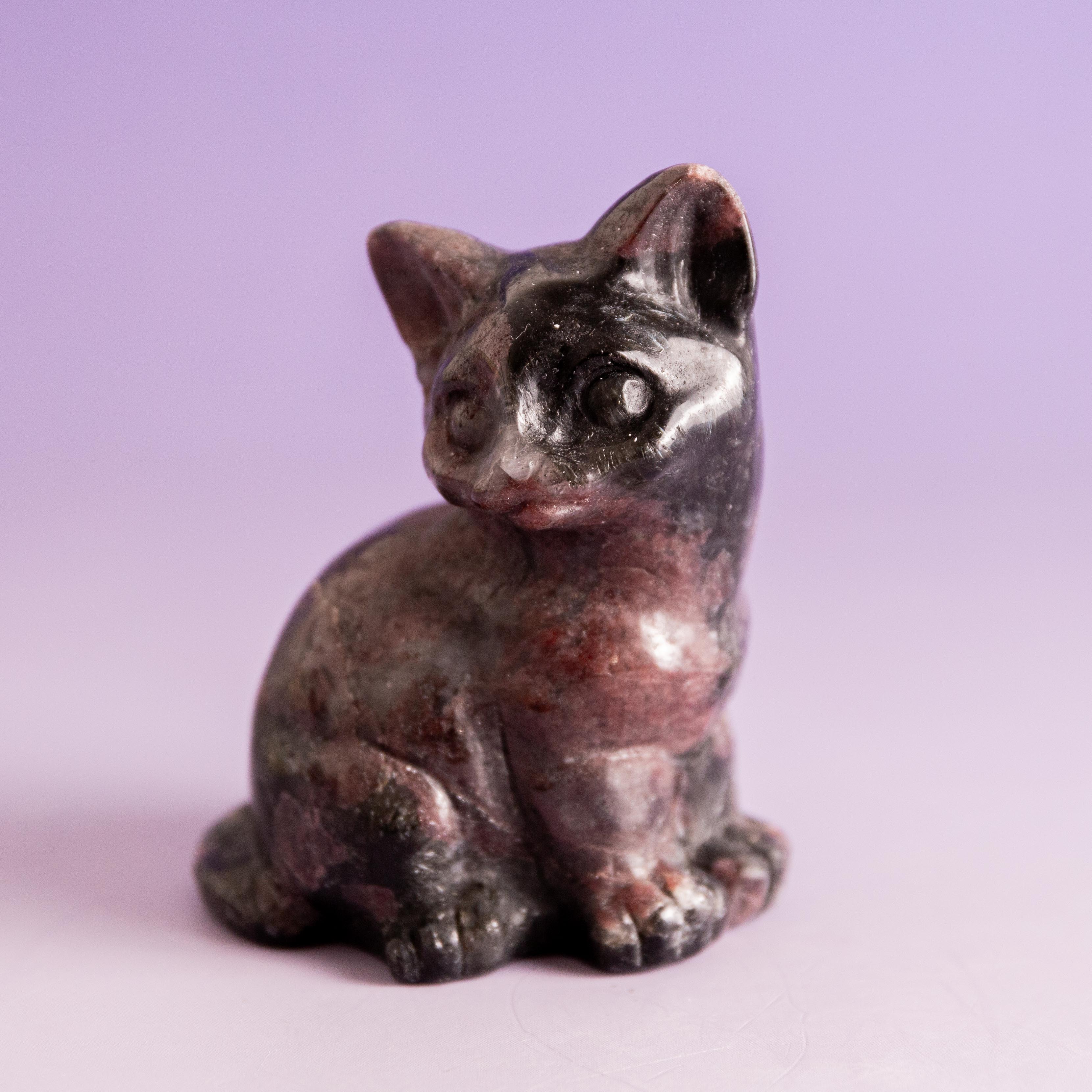 Garnet Cat - 310g/8.5cm