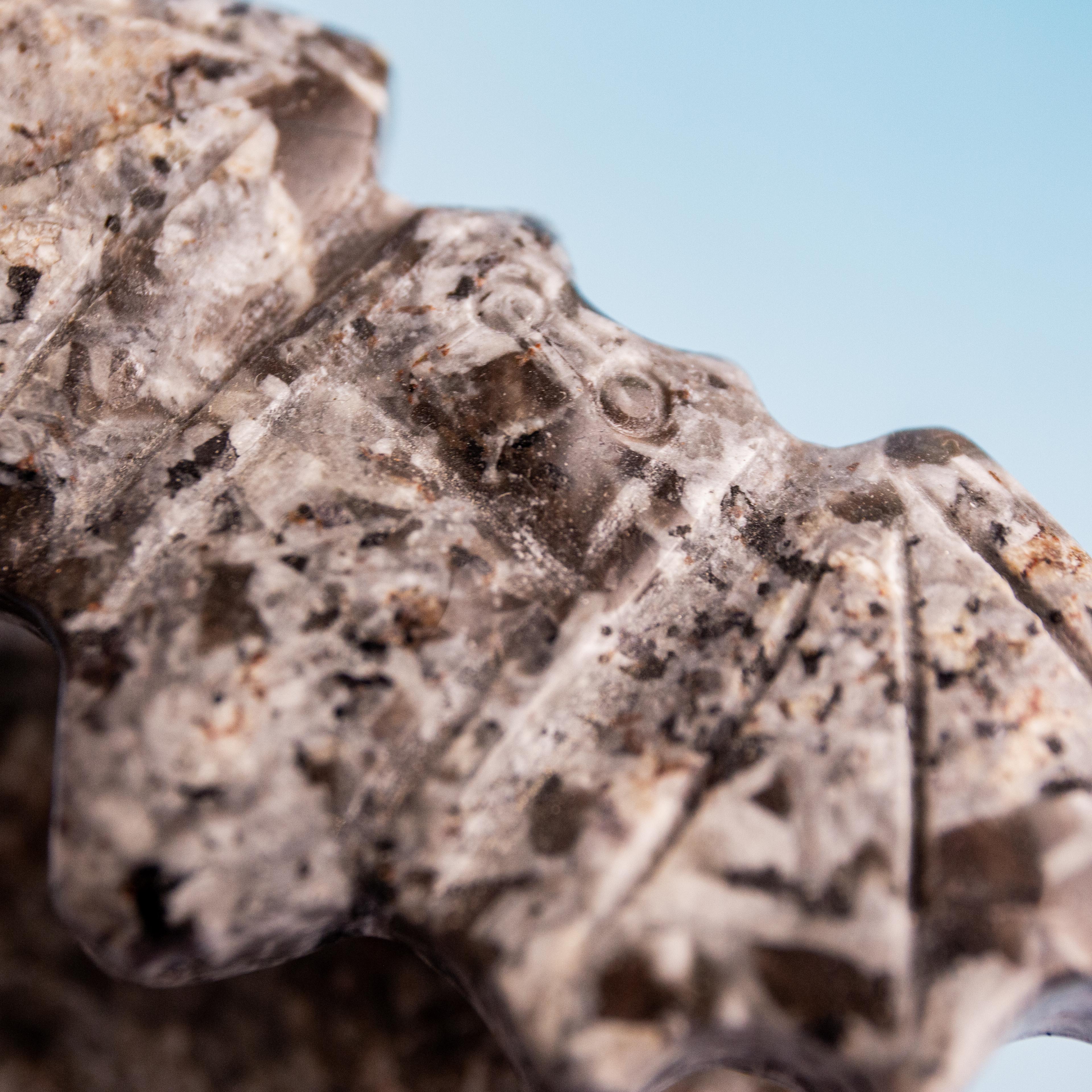 Yooperlite Bat on the rock - 7cm