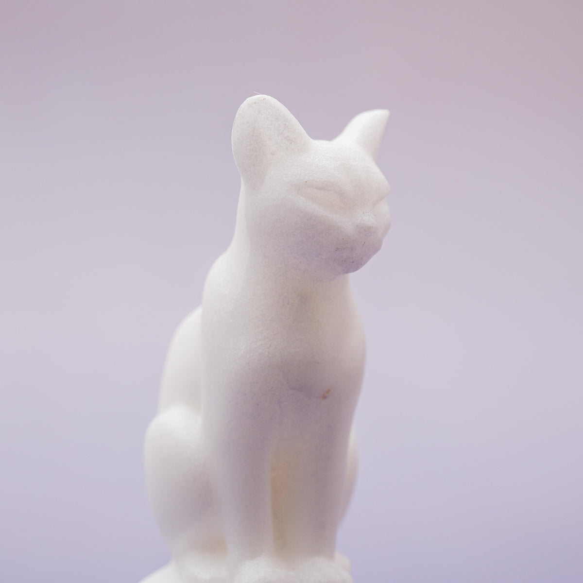 Calcite Cat on Tombstone - 6 cm 146gr (A)