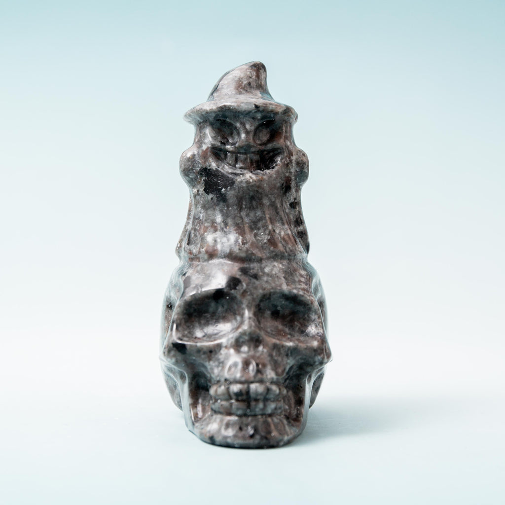 Yooperlite Skull with Ghost on Top - 10 cm 287 gr
