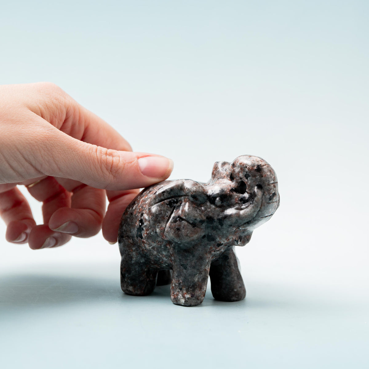 Yooperlite Elephant a - 7 cm 233 gr