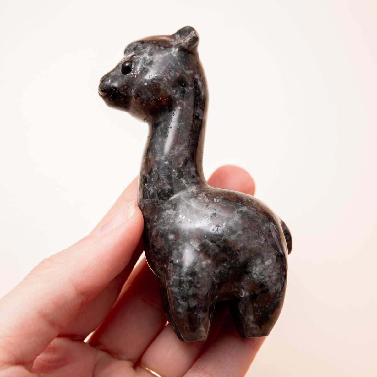 Larvikite Alpaca - 9 cm 142 gr