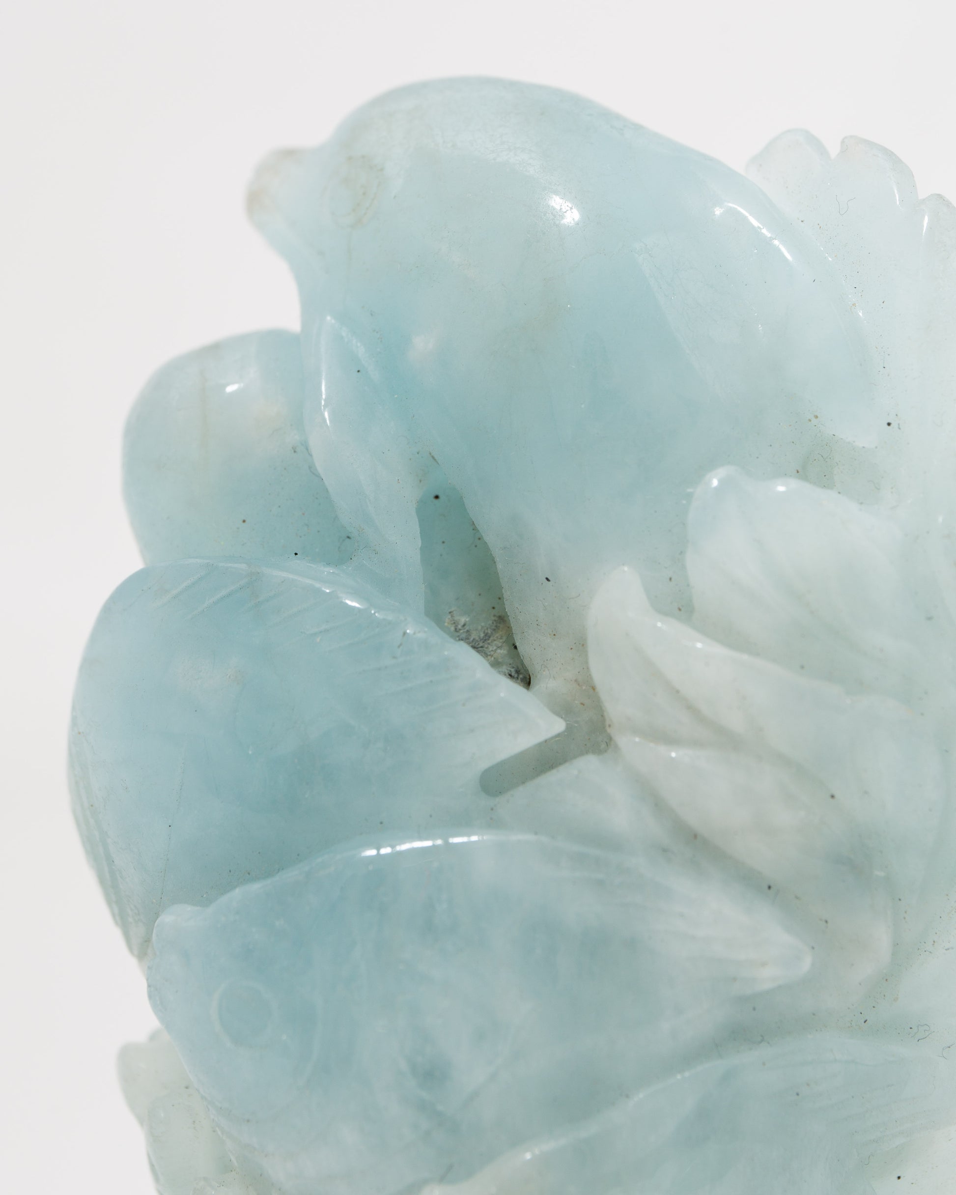 Dolphin carving - Aquamarine 289g