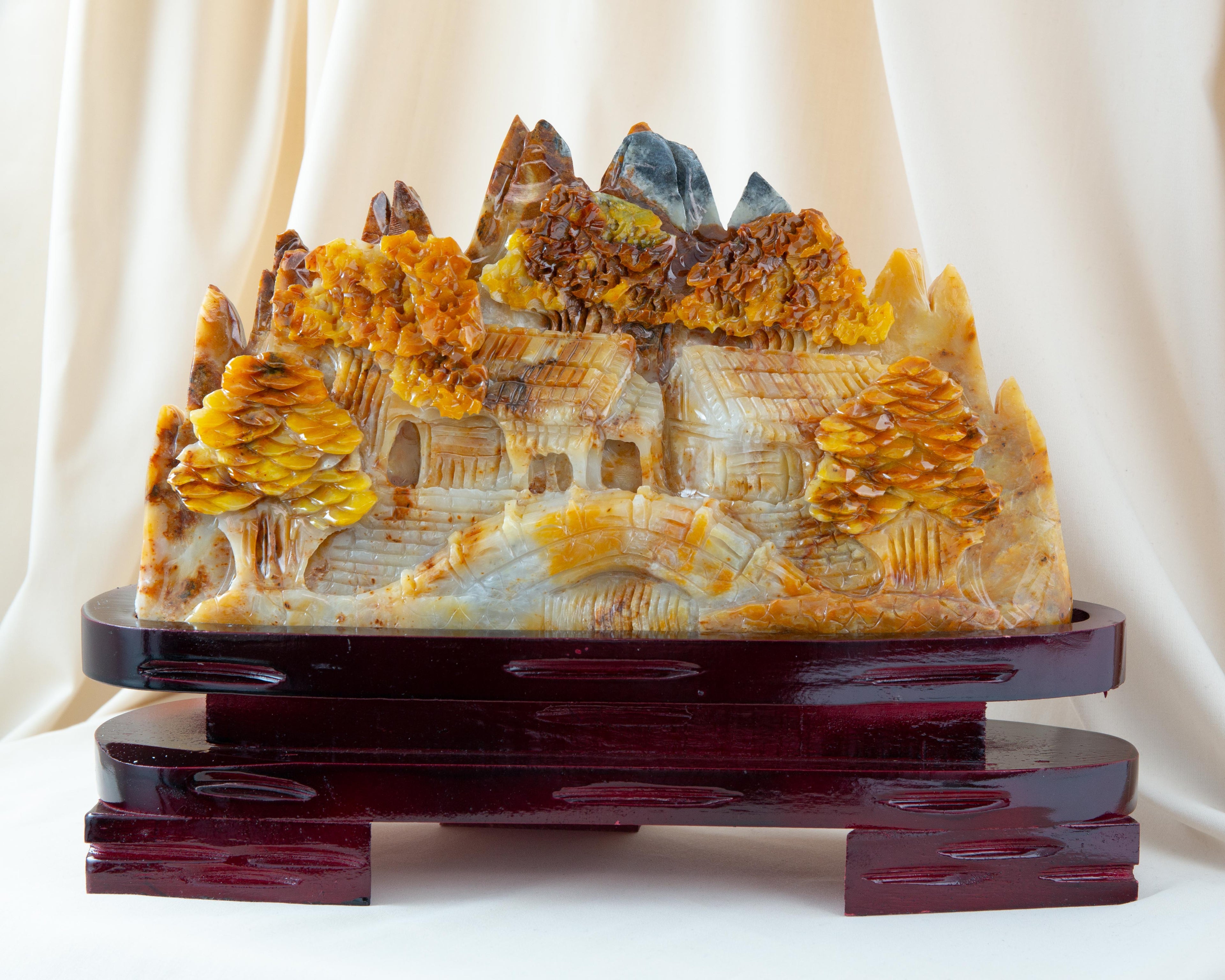 Mountain Chinese Carving – New Jade (Serpentine)