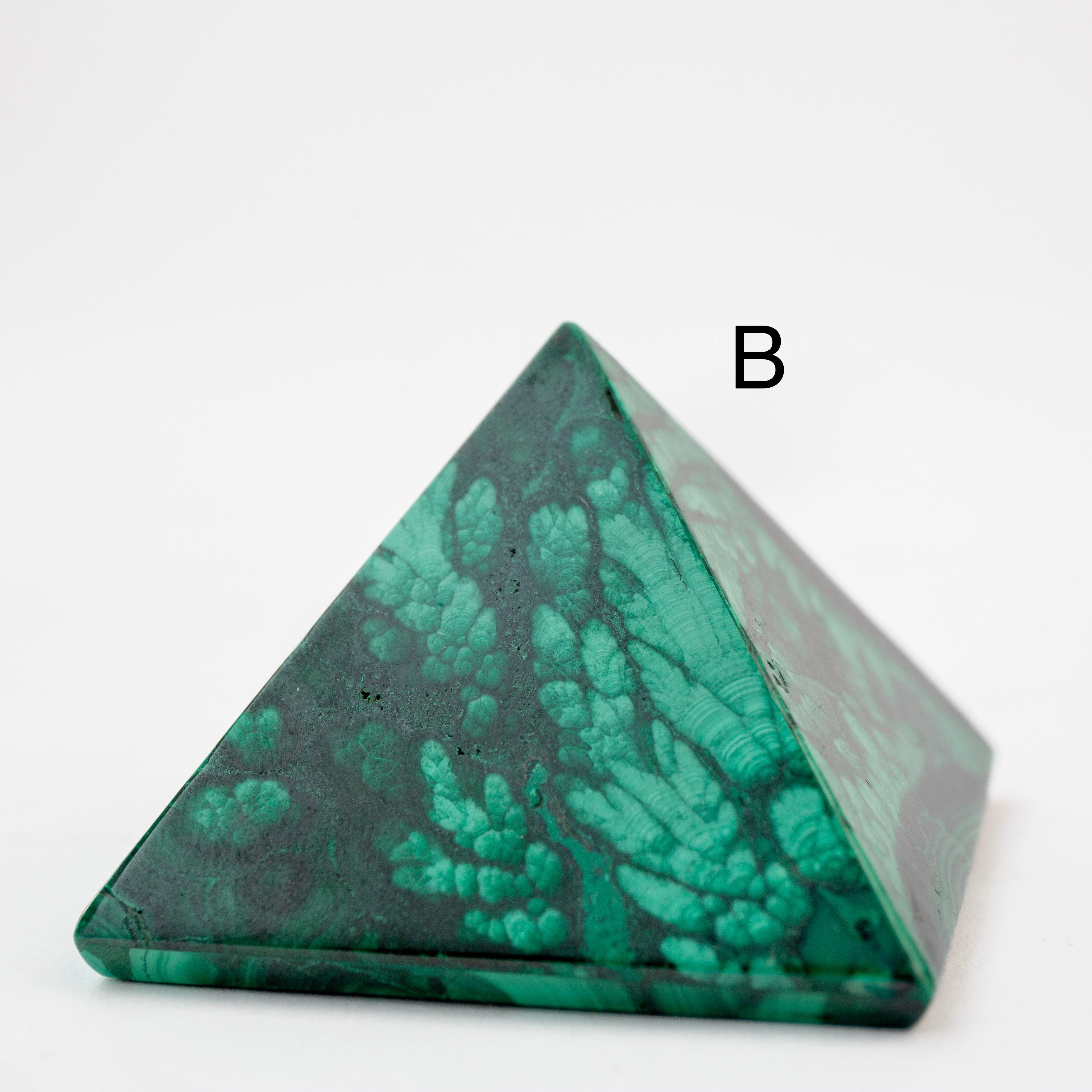 Pyramid - Malachite B: 4.5x5x5cm 100g