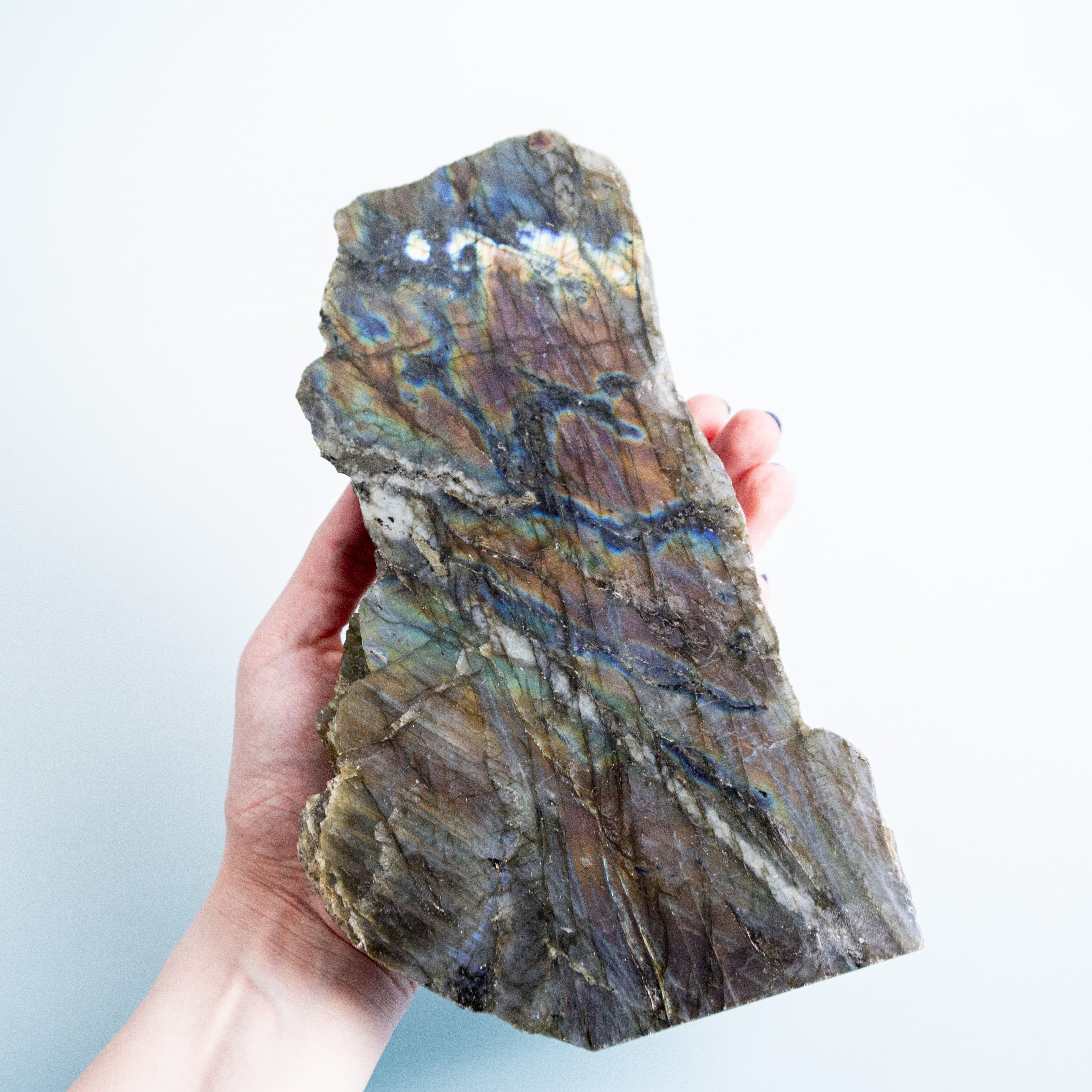 Labradorit egyik oldala csiszolt - 1.3kg