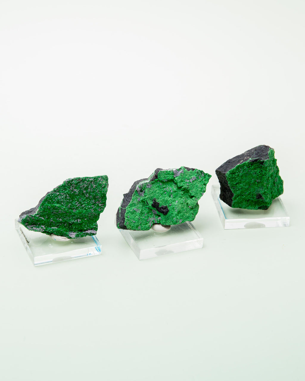 Uvarovite (Russian) - 3.5 cm (B)