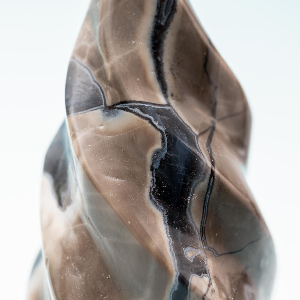 Volcanic Agate Flame - 402g/12cm (K)