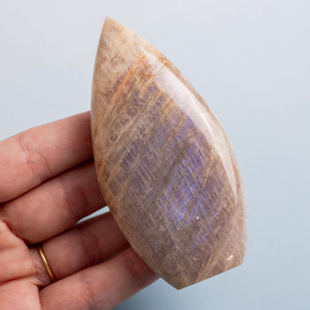 Blue Moonstone Deco - 110g/9cm (C)