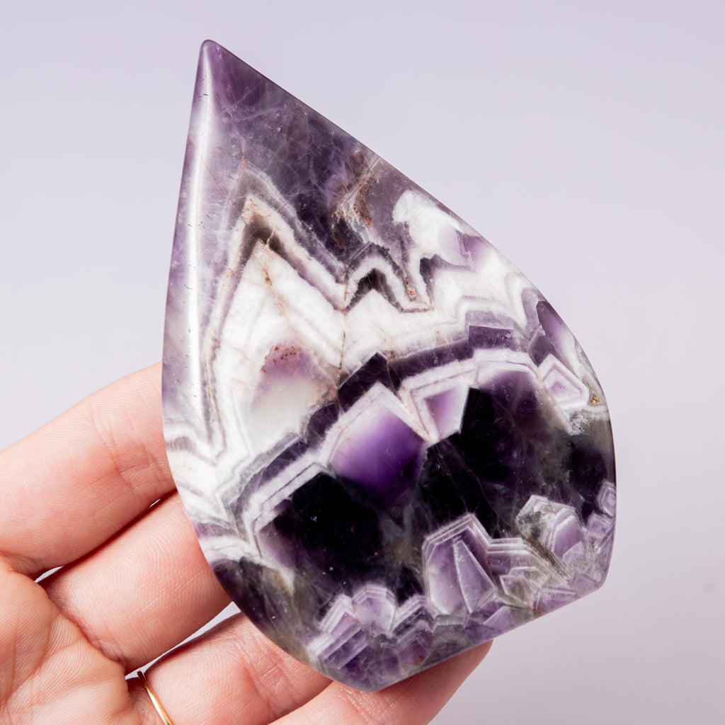 Chevron Amethyst Deco - 122g/9cm (A)