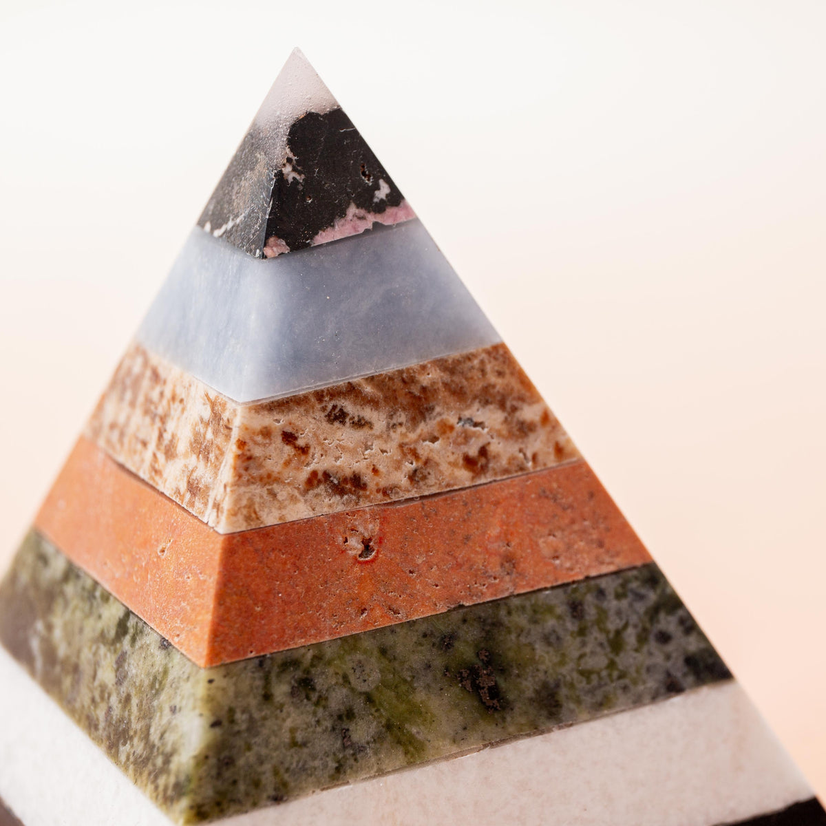 Mixed Pyramid Crystal - 6 cm 187 gr — photo 2