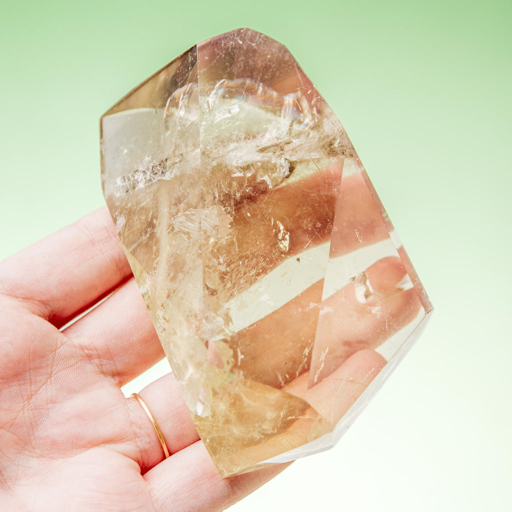 Lemon Quartz Crystal - 7 cm 283 gr (C)