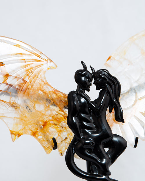 "Devil & Lover" Fémszobor Golden Healer Szárnyakkal (Hematoid Kvarc)