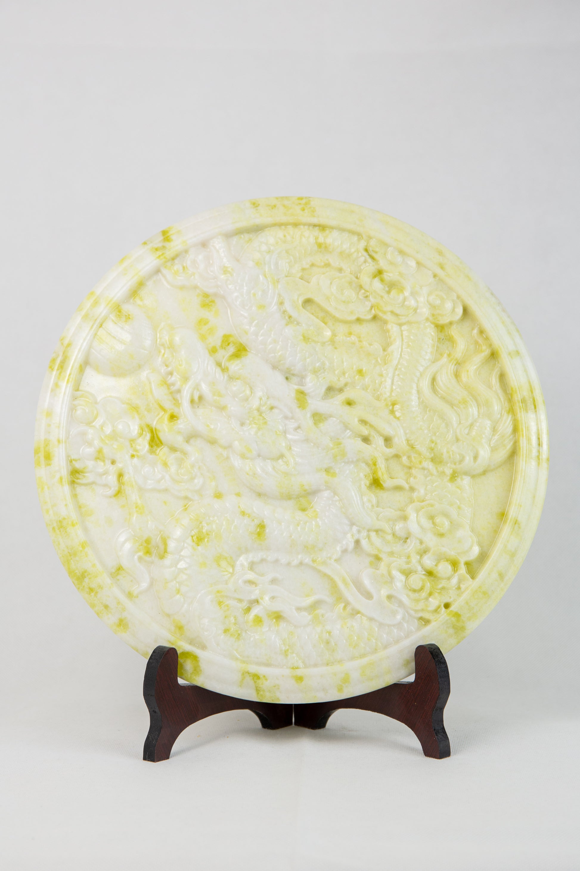 Sárkánymintás Korong Szerpentinből / Dragon Pattern Disc – Serpentine