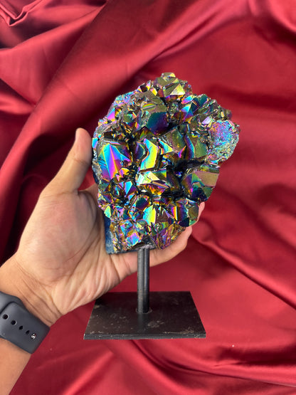 Titanium Aura Quartz on a metal stand / Titanium Aura kvarc fém állványon(1, 6kg)