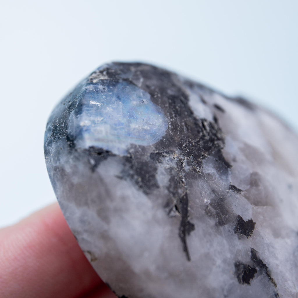 White Moonstone Heart - 96g/6cm (A)