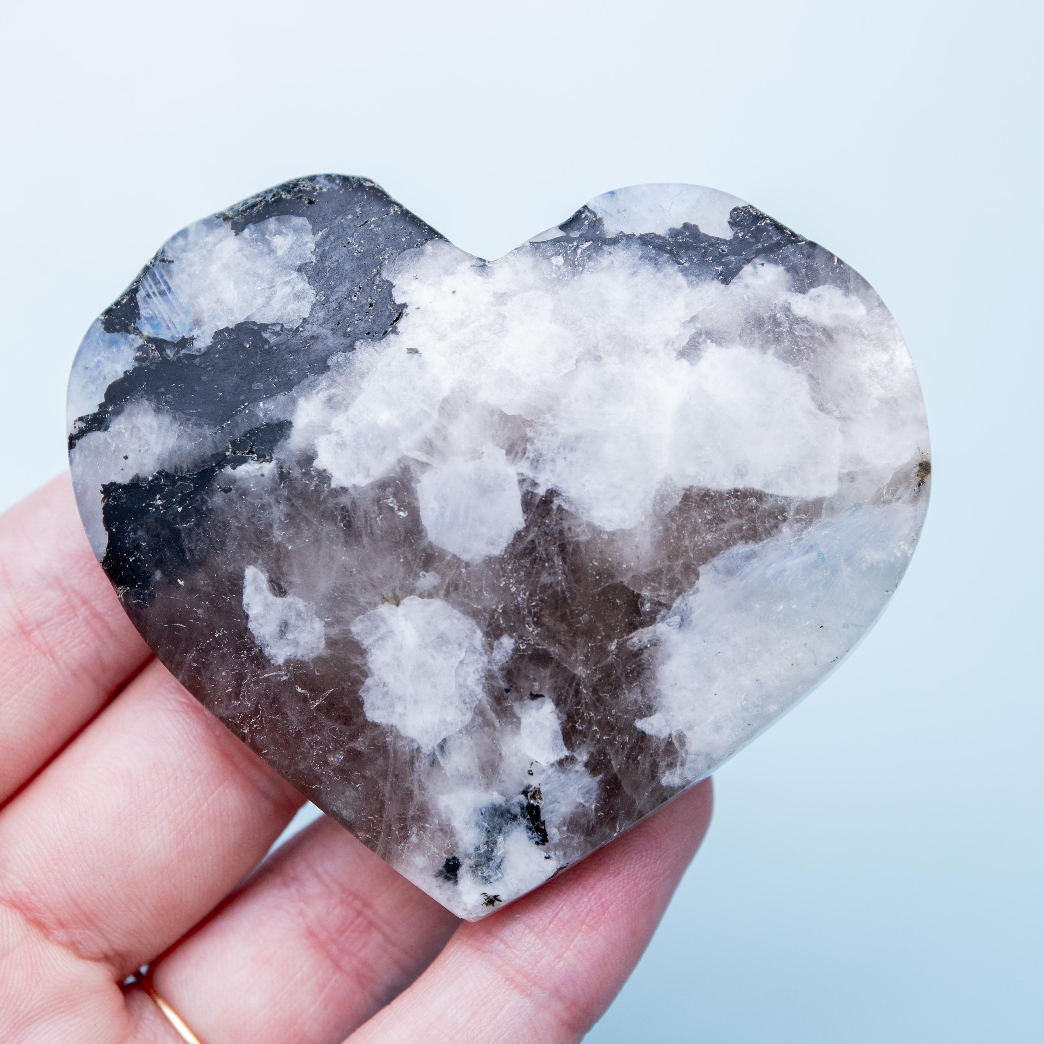 White Moonstone Heart - 91g/7cm (B)