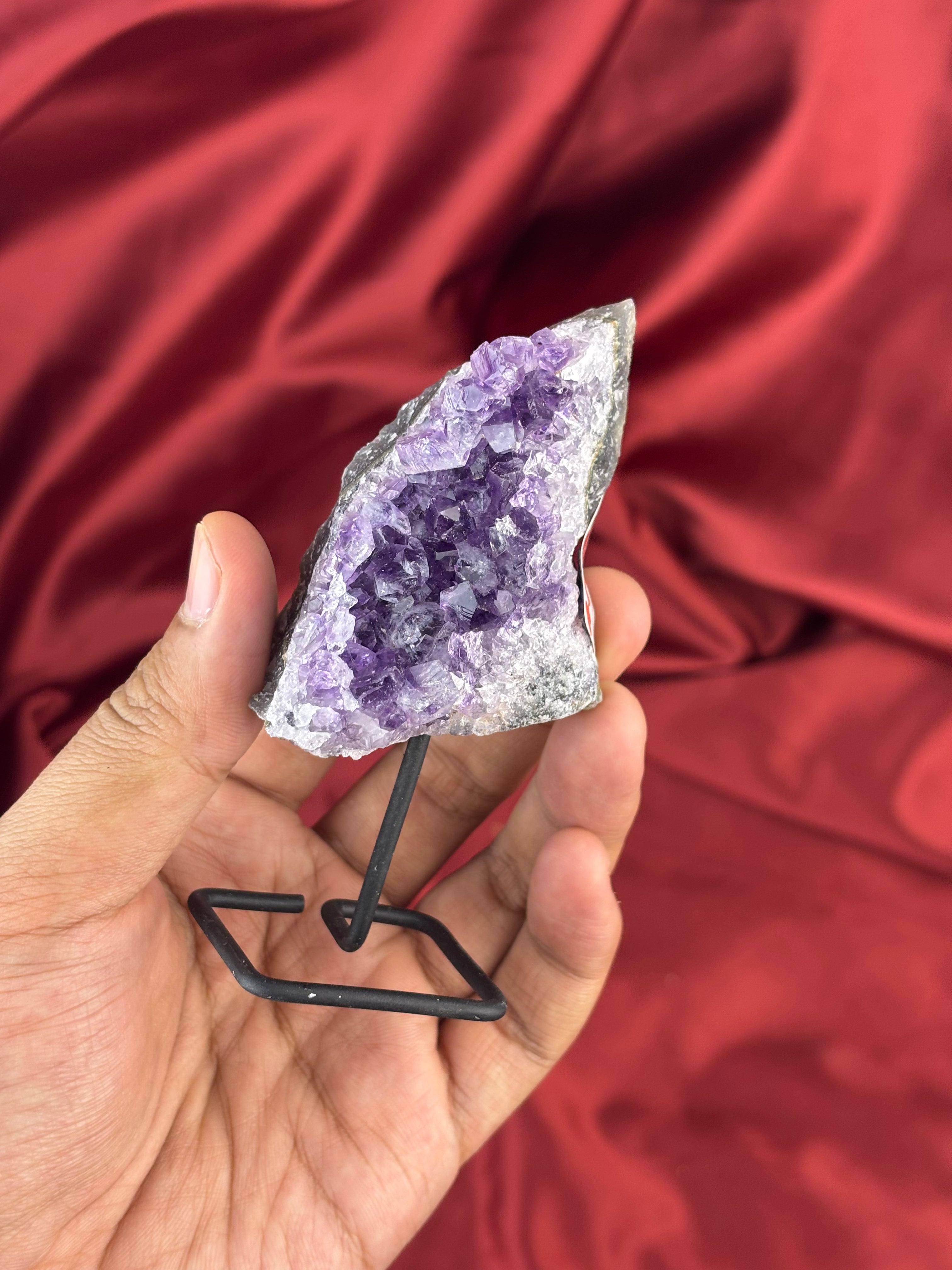 Ametiszt állvánnyal Brazíliából 5-9cm