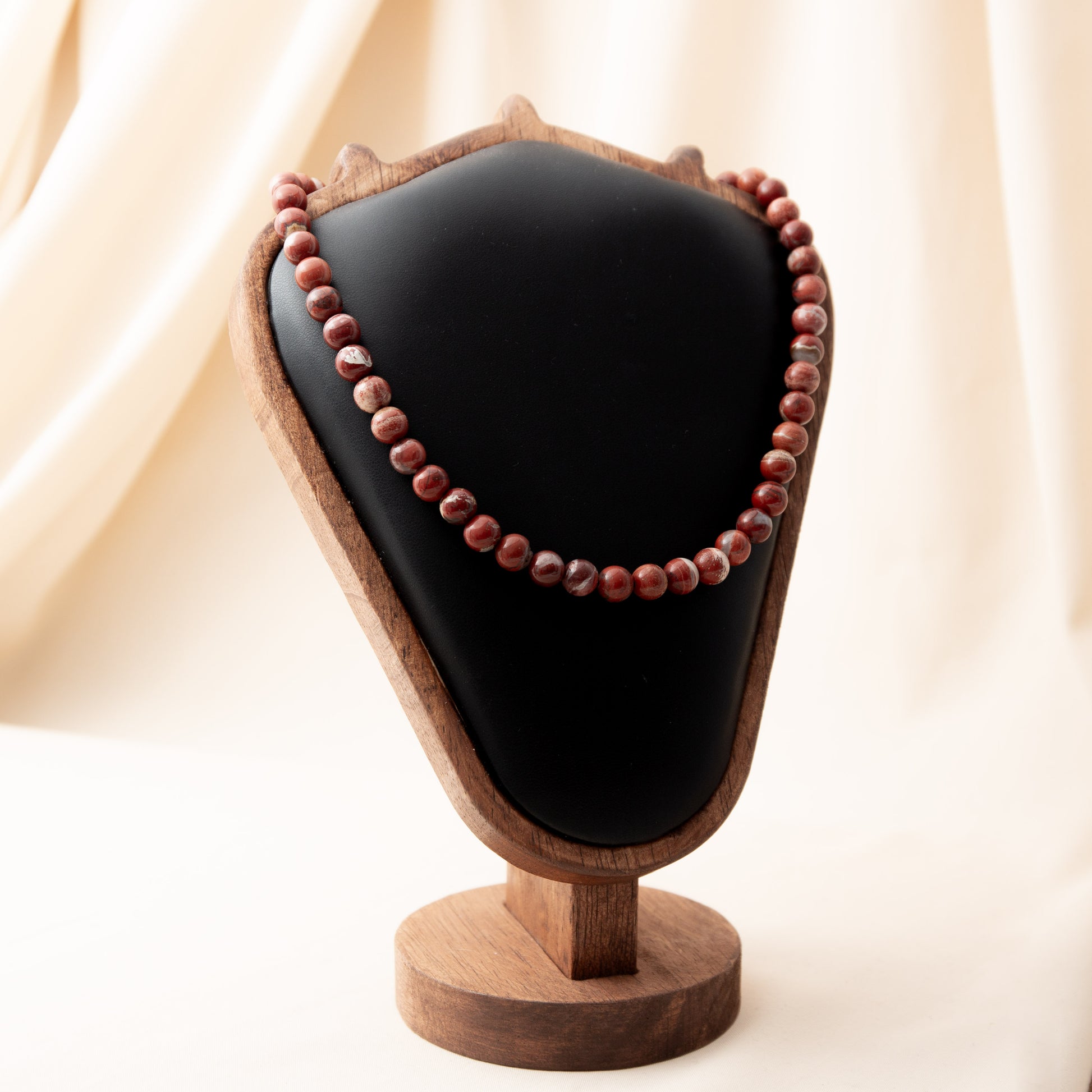 Nyaklánc - Vörös jáspis 42,6cm 9mm