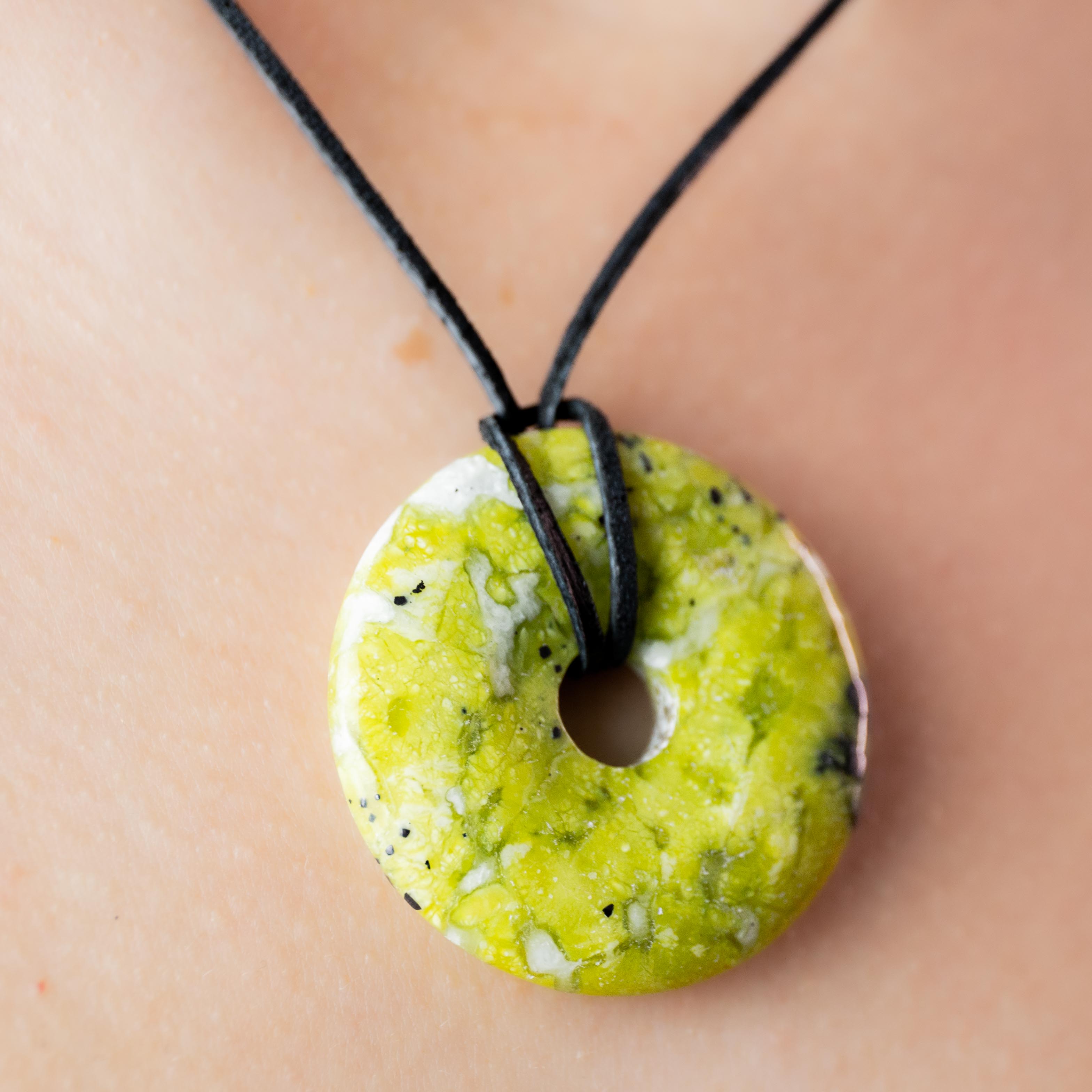 Serpentine Donut Pendant - 4cm