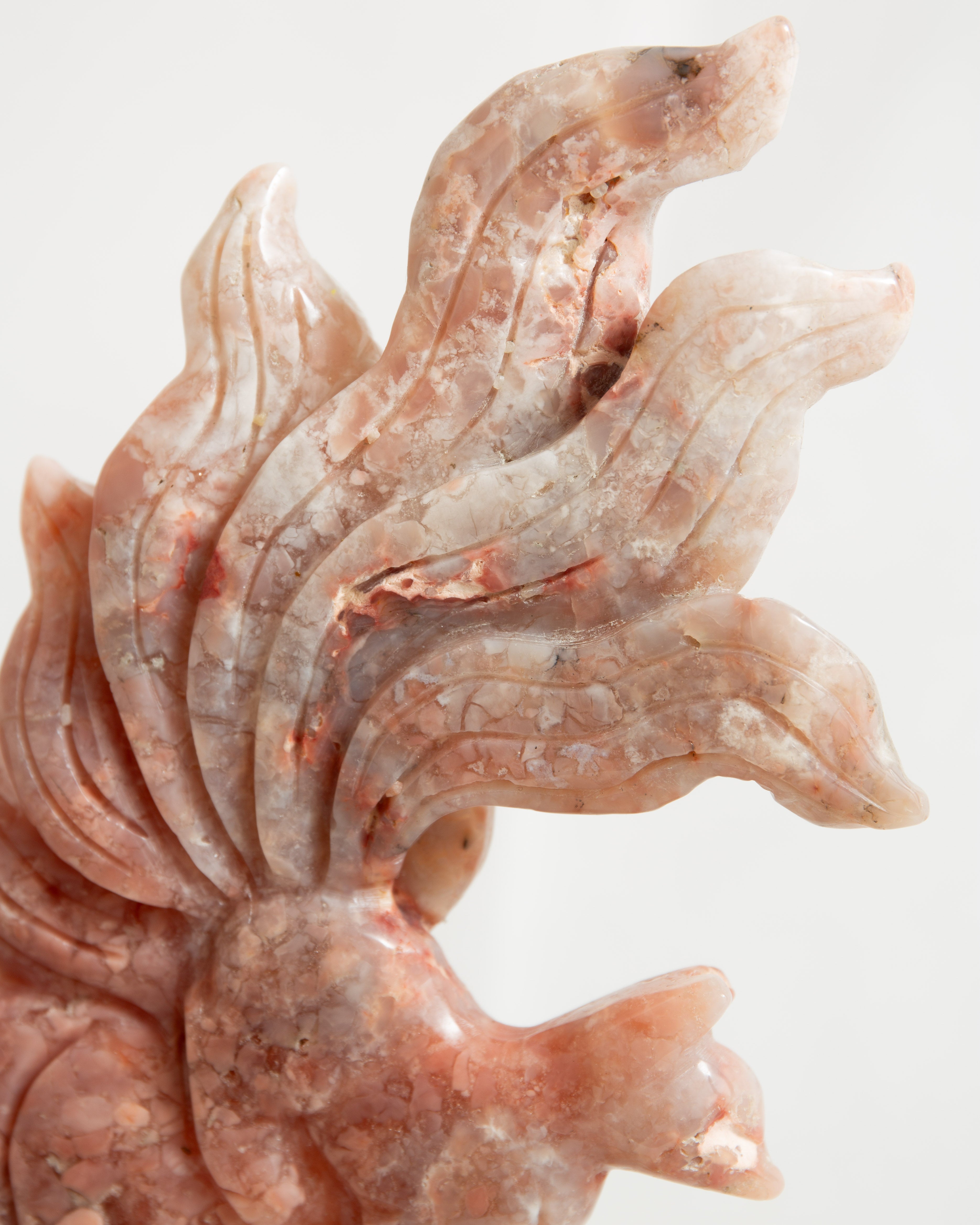 Rózsaszín moha Achát Kilencfarkú Róka Fém Állványon