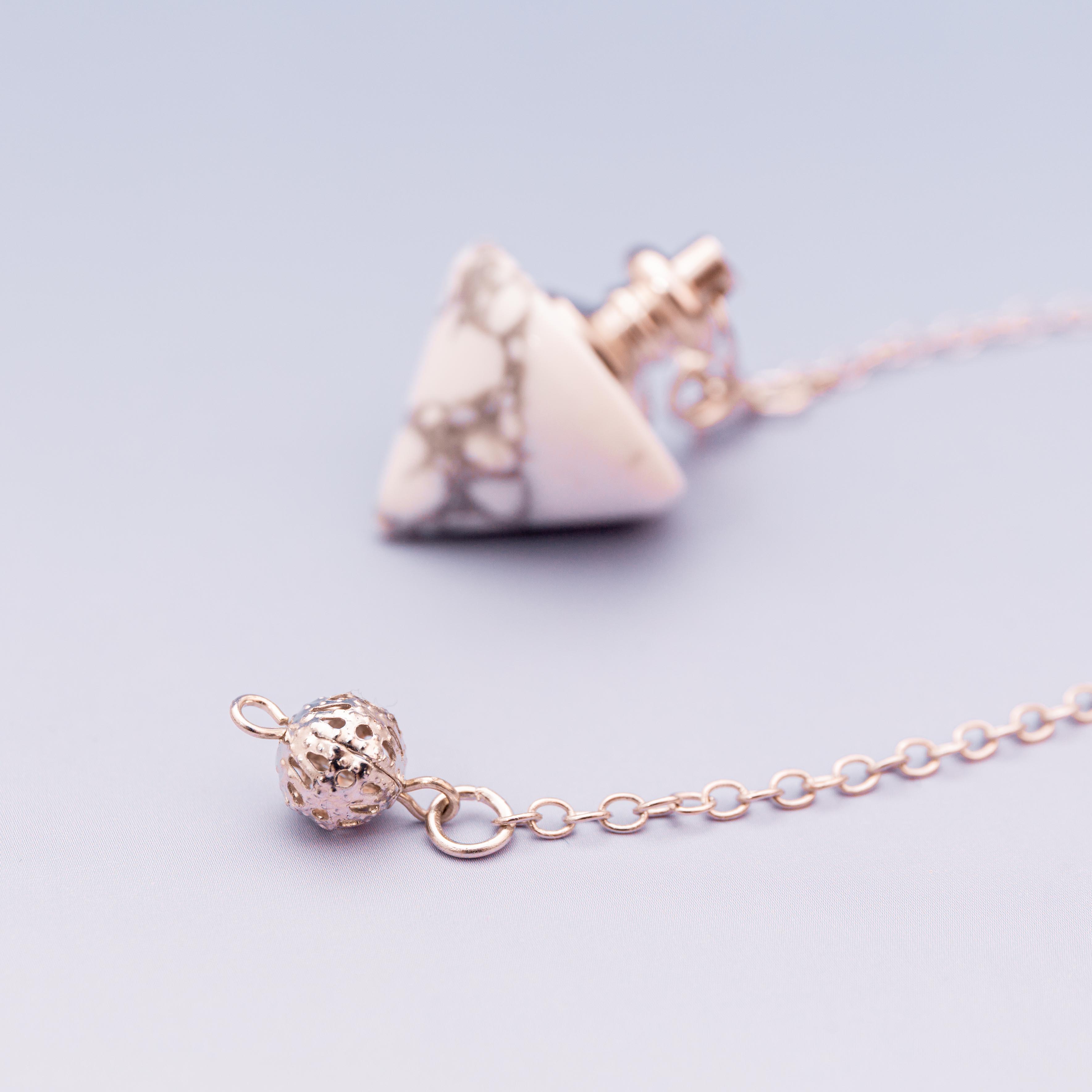 Howlite Pendulum - 21cm