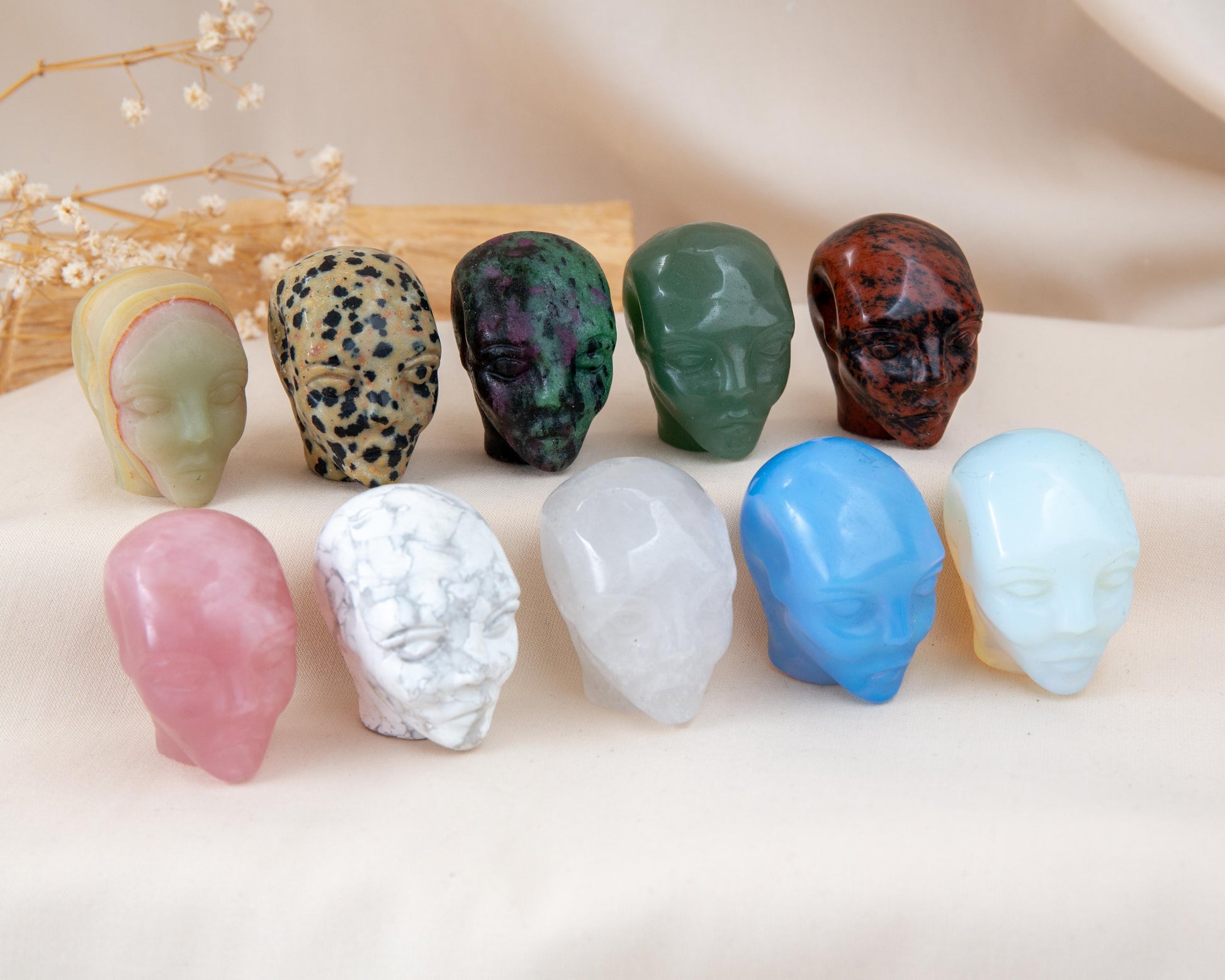 Mini Alien Head – 4cm Crystal Carving