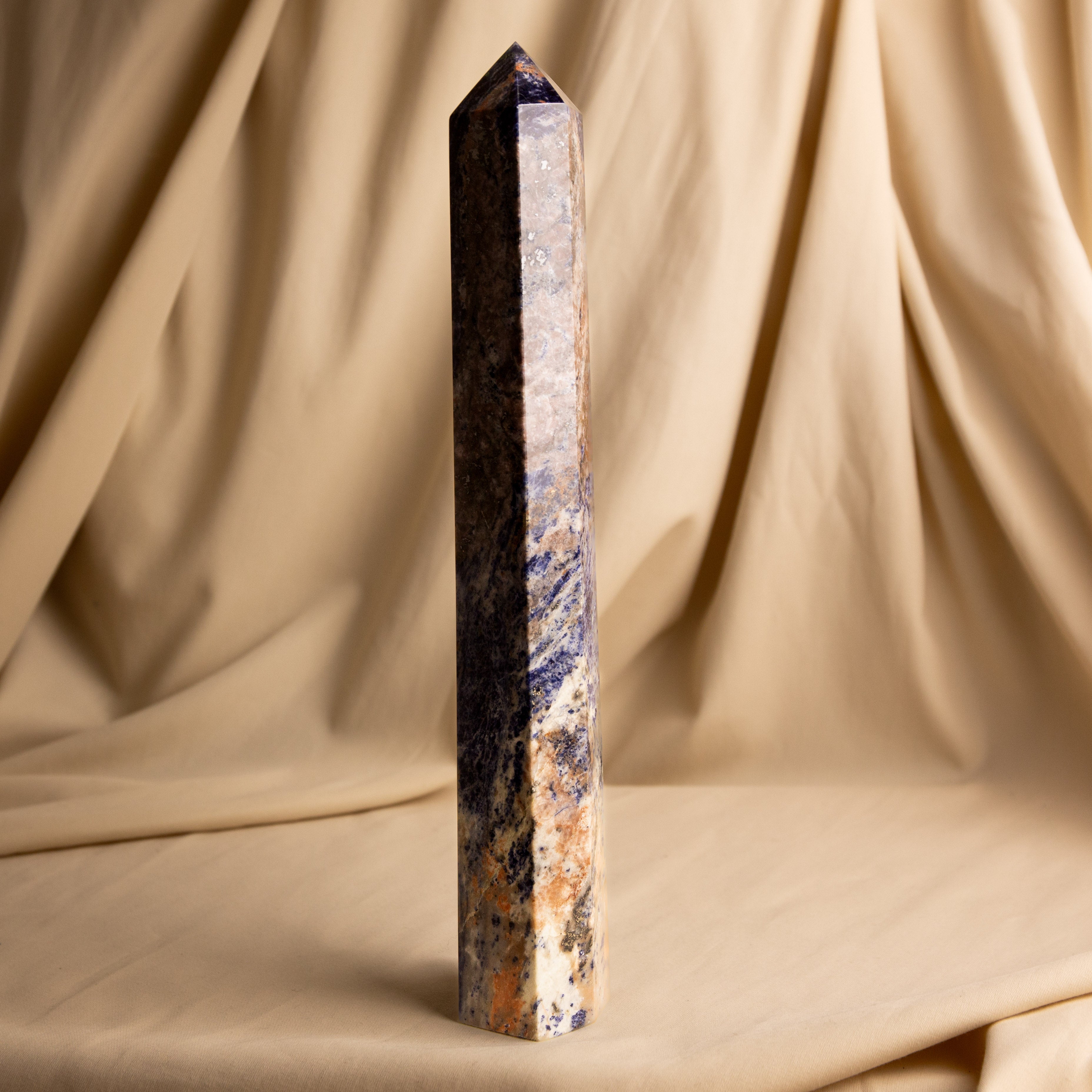 Torony - Szodalit 27 cm