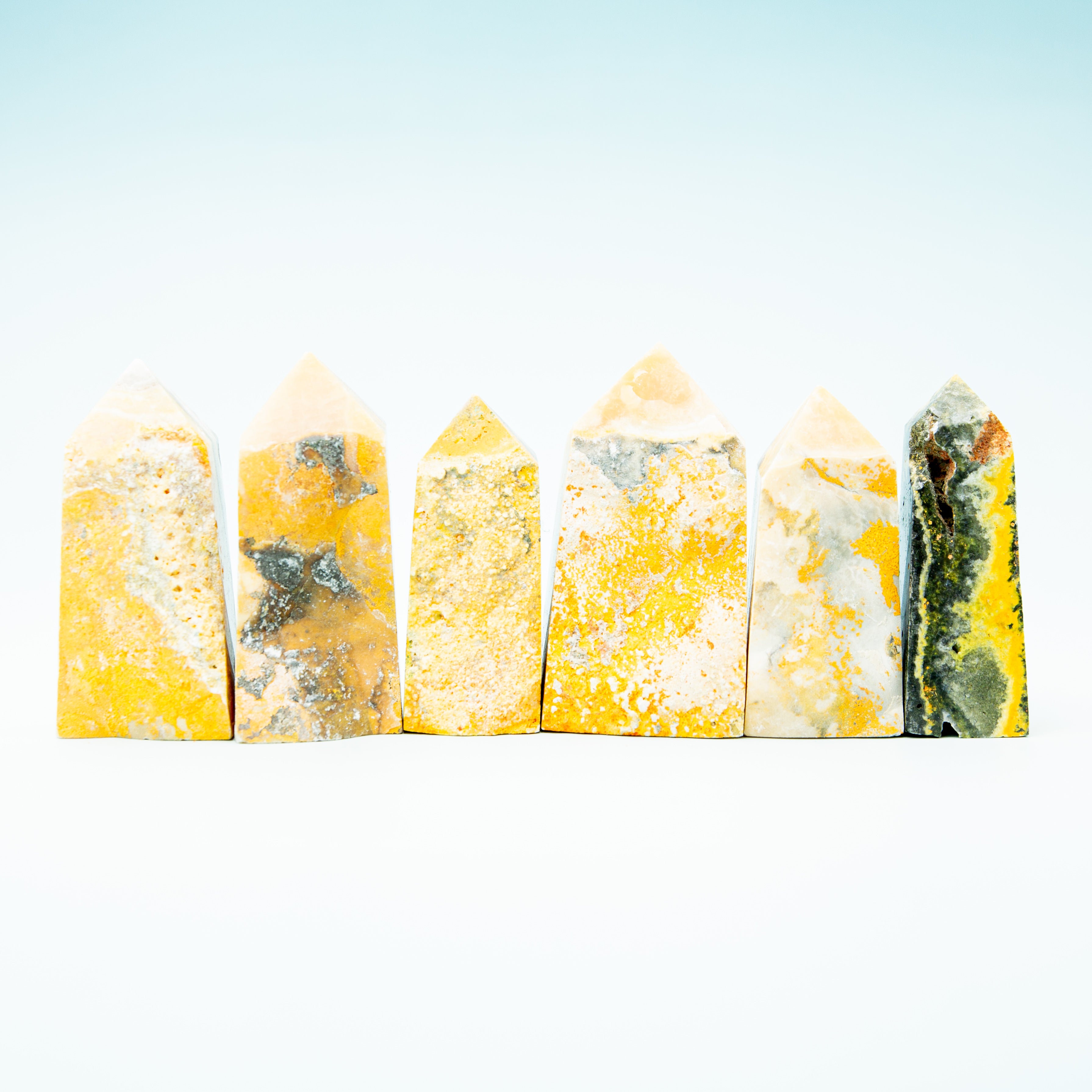 Bumblebee Jasper Tower - 5.8cm (E)