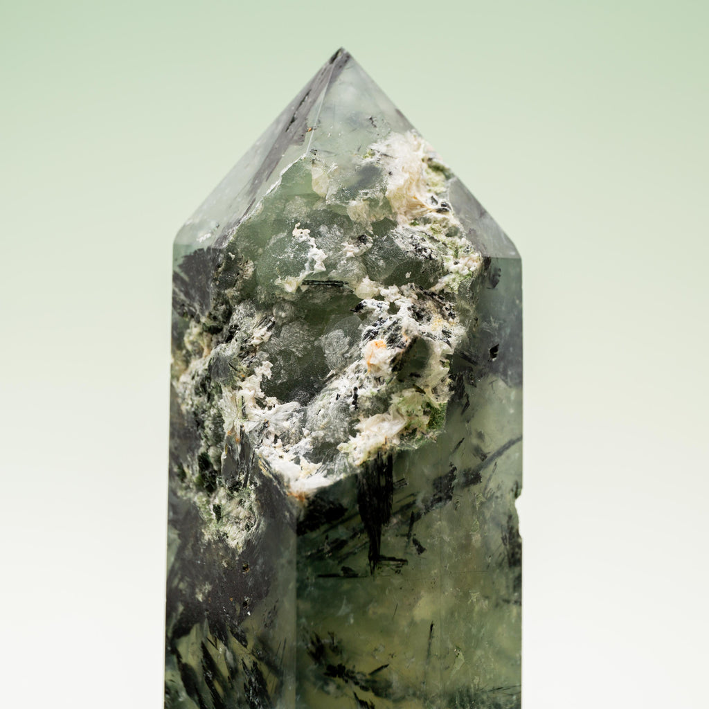 Prehnit Torony – 685g/20cm (B)