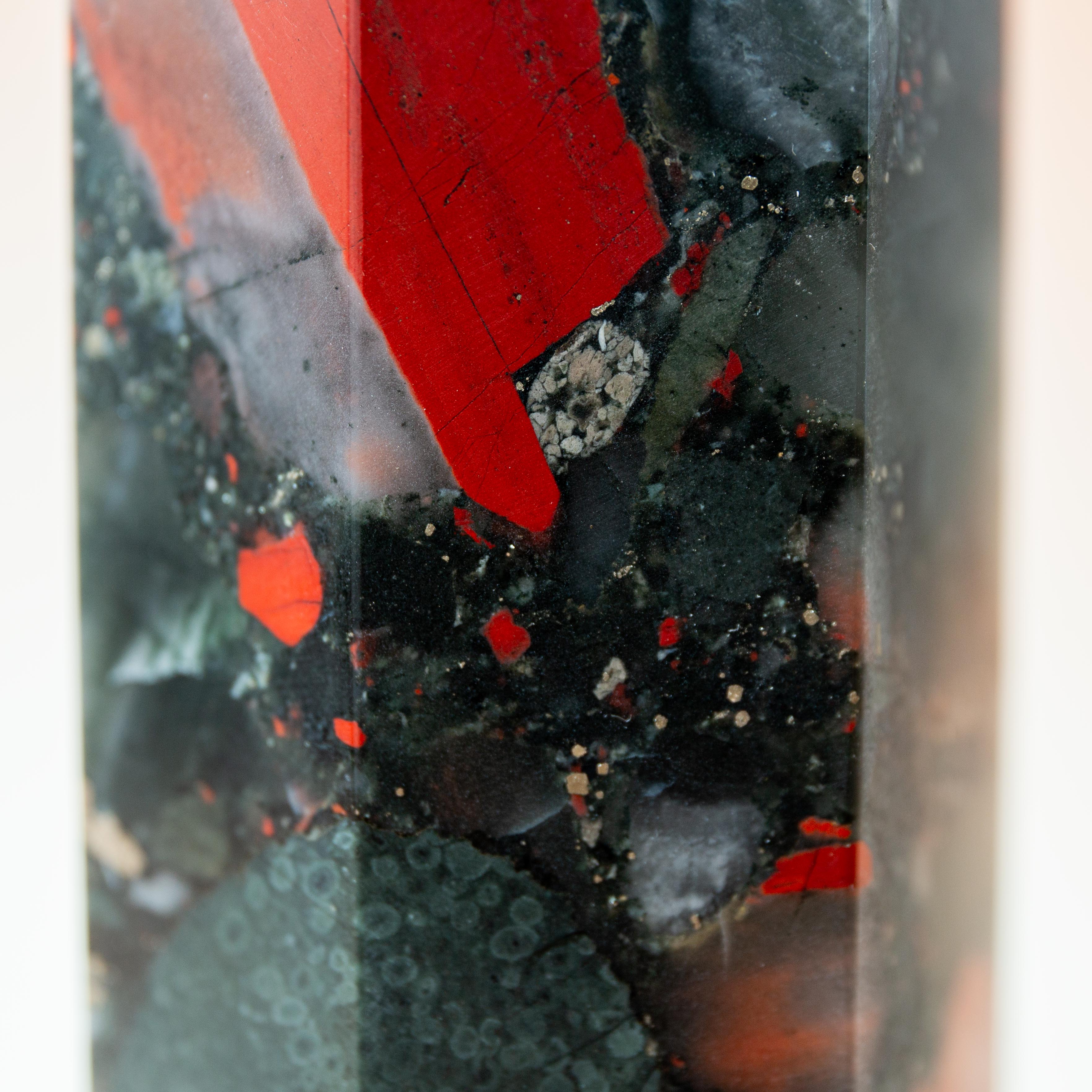 Dragon Blood Stone - 704g/24cm (B)