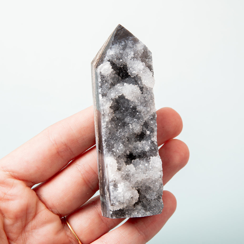 Quartzite Tower - 8cm (D)