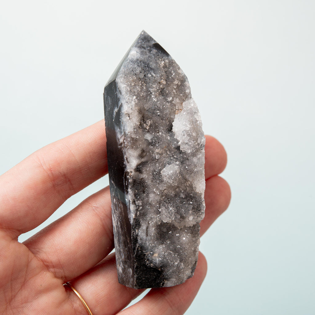 Quartzite Tower - 8cm (E)