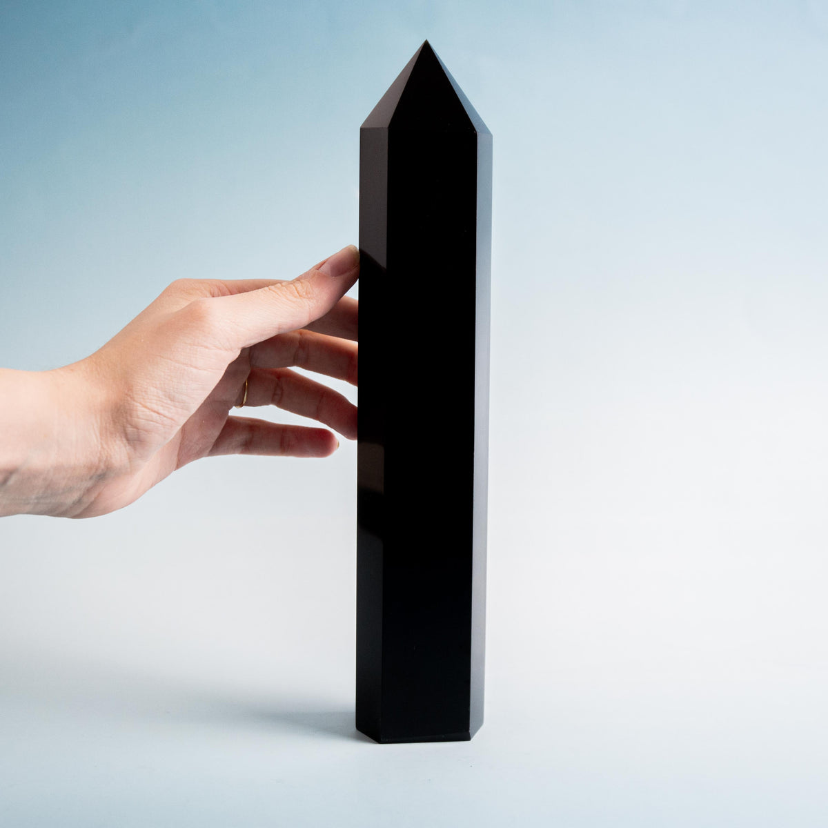 Obsidian Tower - 26 cm 854 gr